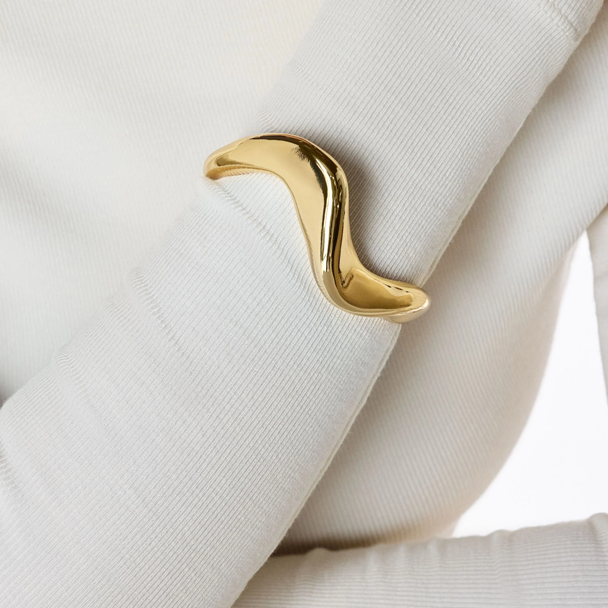 Gold Luma Bracelet - Aviva Collection - Image 3