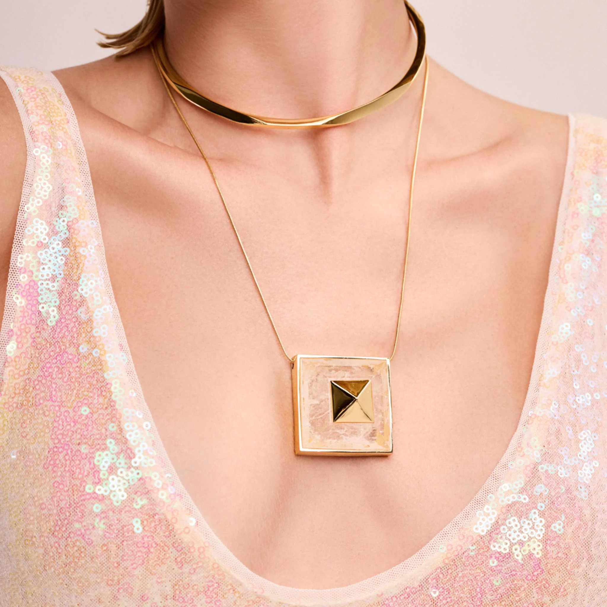 Gold Vértice L Necklace - Faces Collection - Image 2