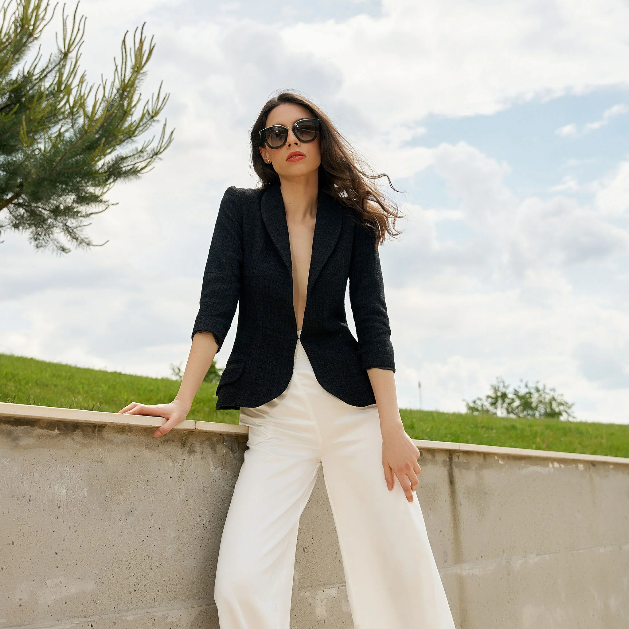 Black Structured Blazer - Image 2