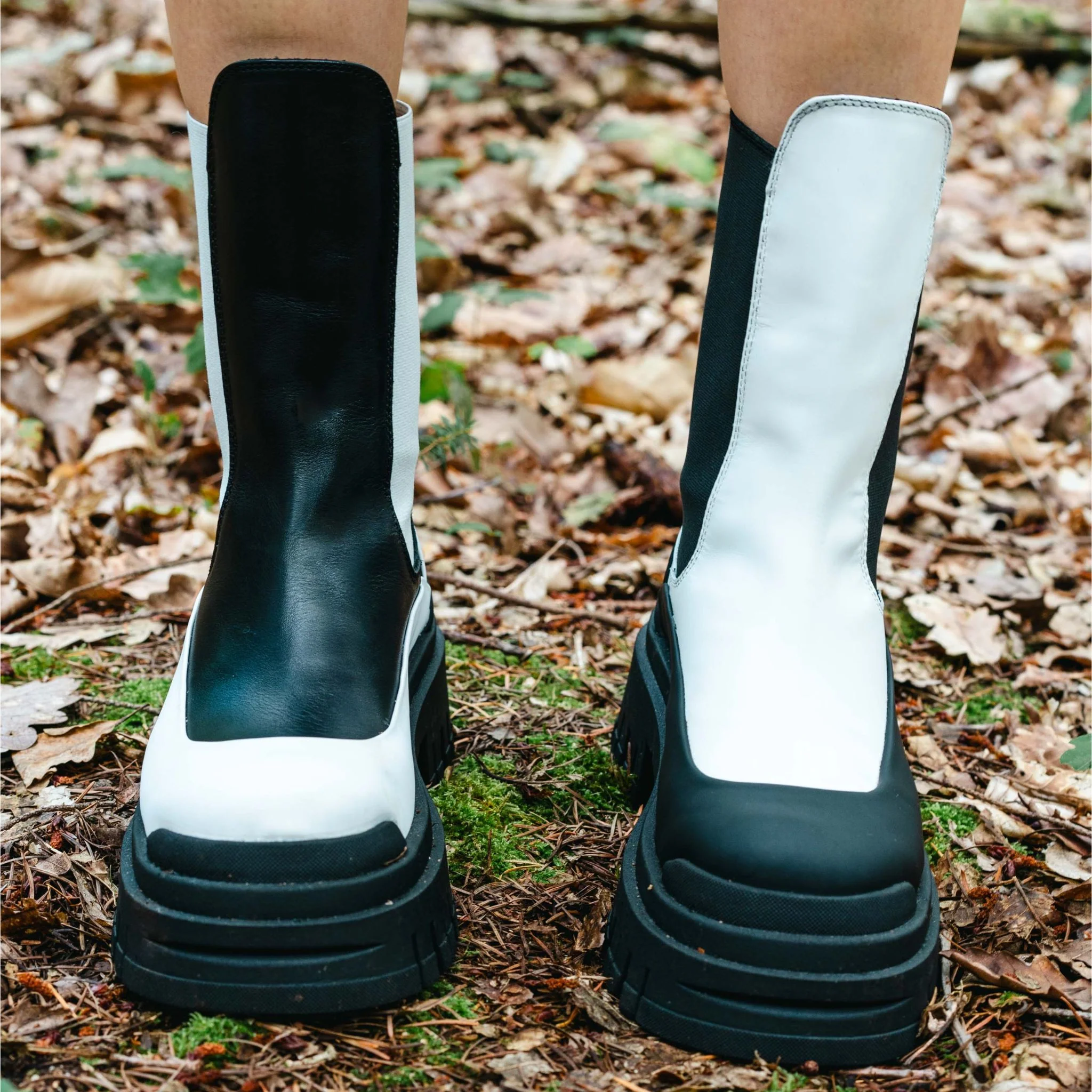 Black and White Leather Chelsea Boots with Platform Sole - Image 3