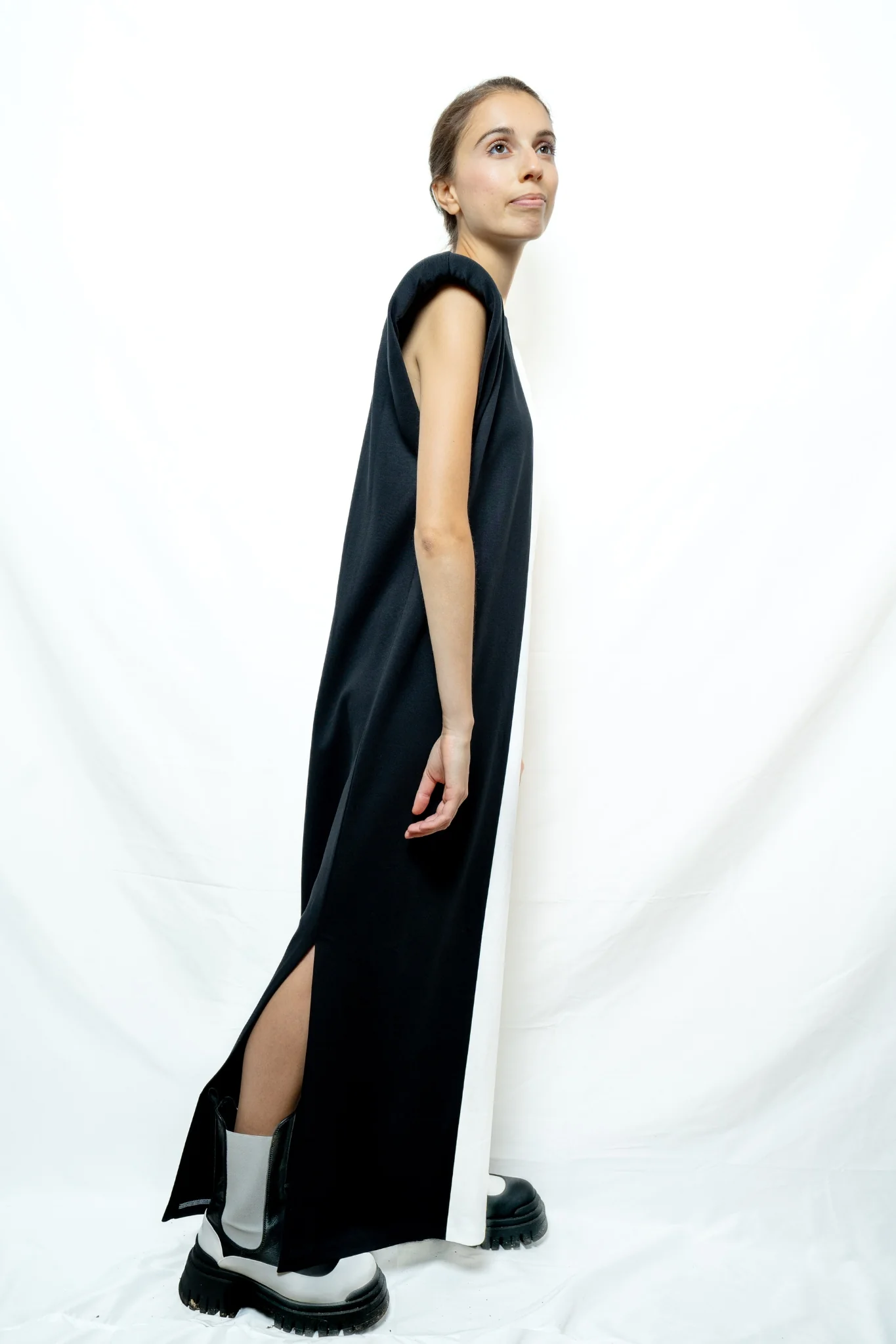 Yin & Yang Sleeveless Two-Tone Dress - Image 4