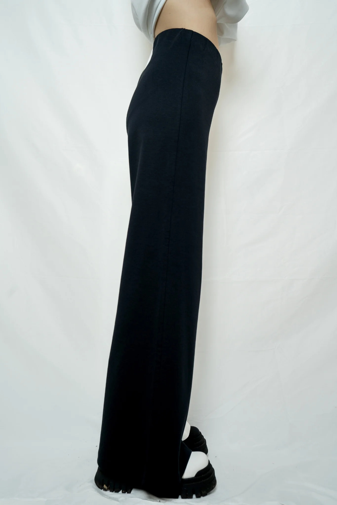 Yin & Yang Two-Tone Wide-Leg Pants - Image 5