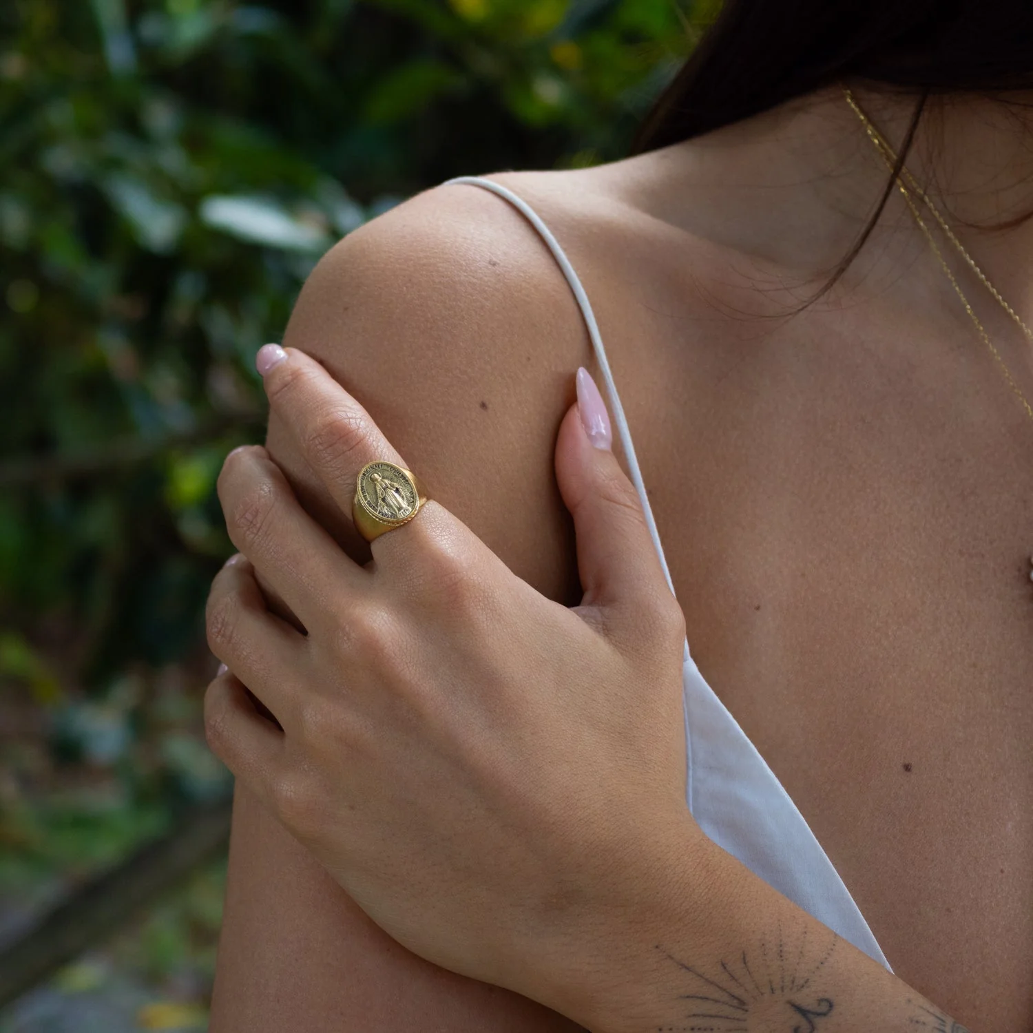 Divine Protection Virgin Mary Gold Vermeil Ring - Image 4