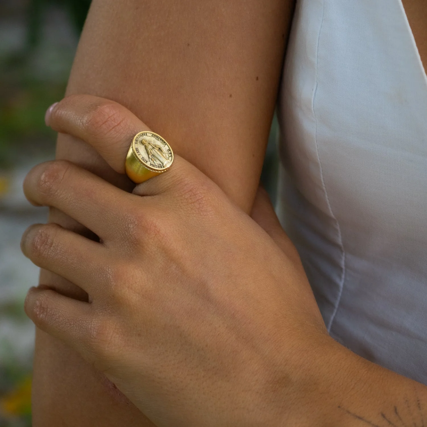 Divine Protection Virgin Mary Gold Vermeil Ring - Image 6