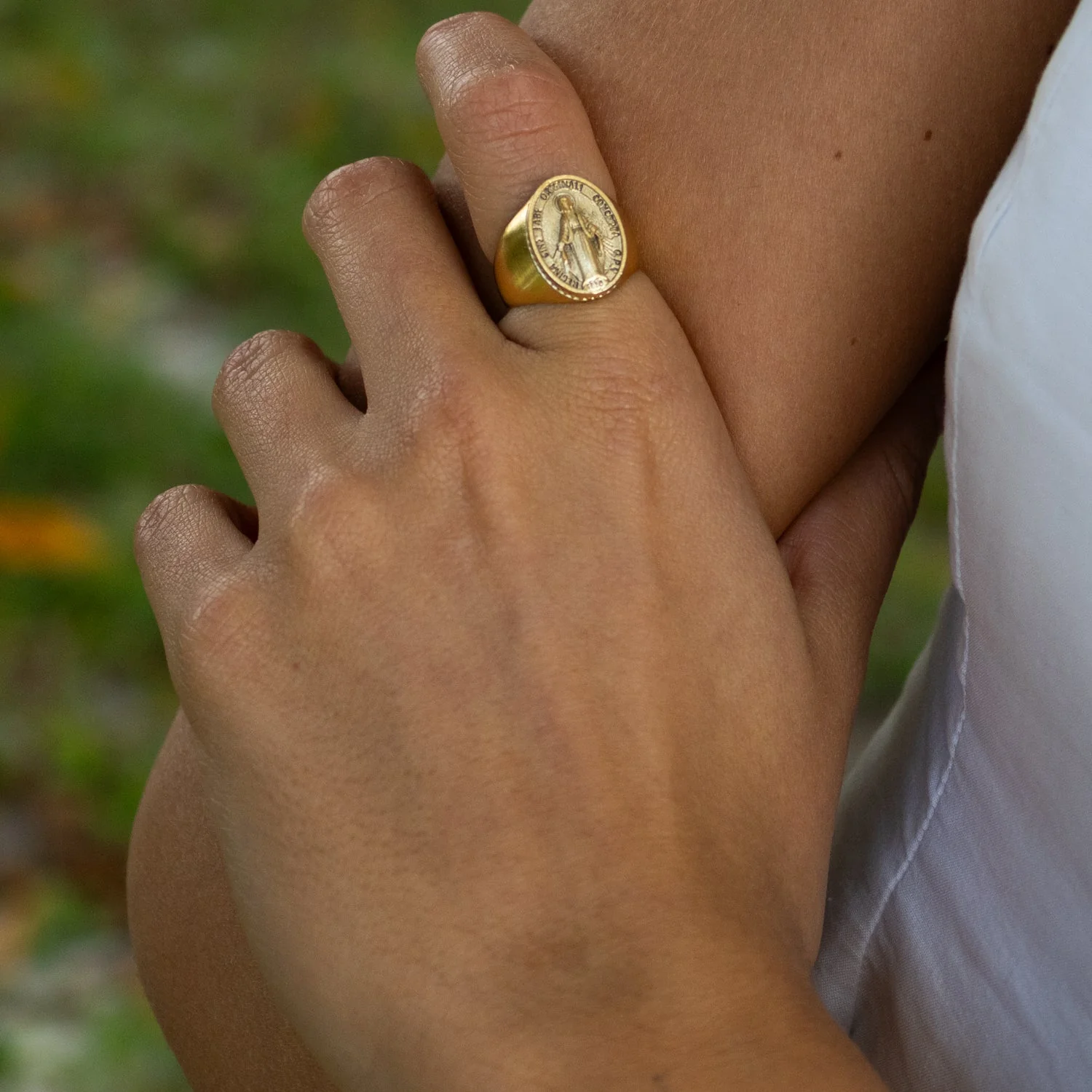Divine Protection Virgin Mary Gold Vermeil Ring - Image 9