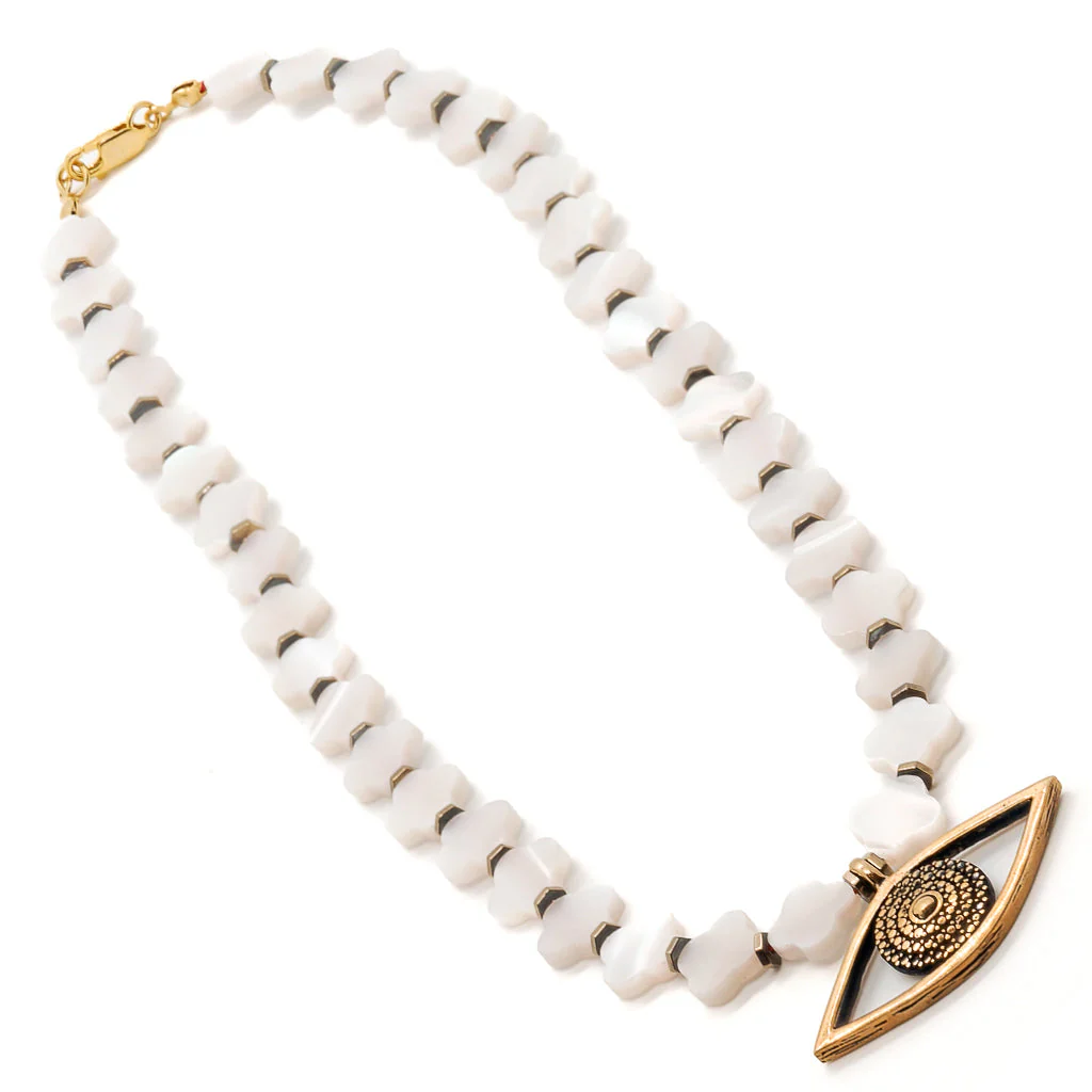 Pearl Clover Eye Necklace - Image 10
