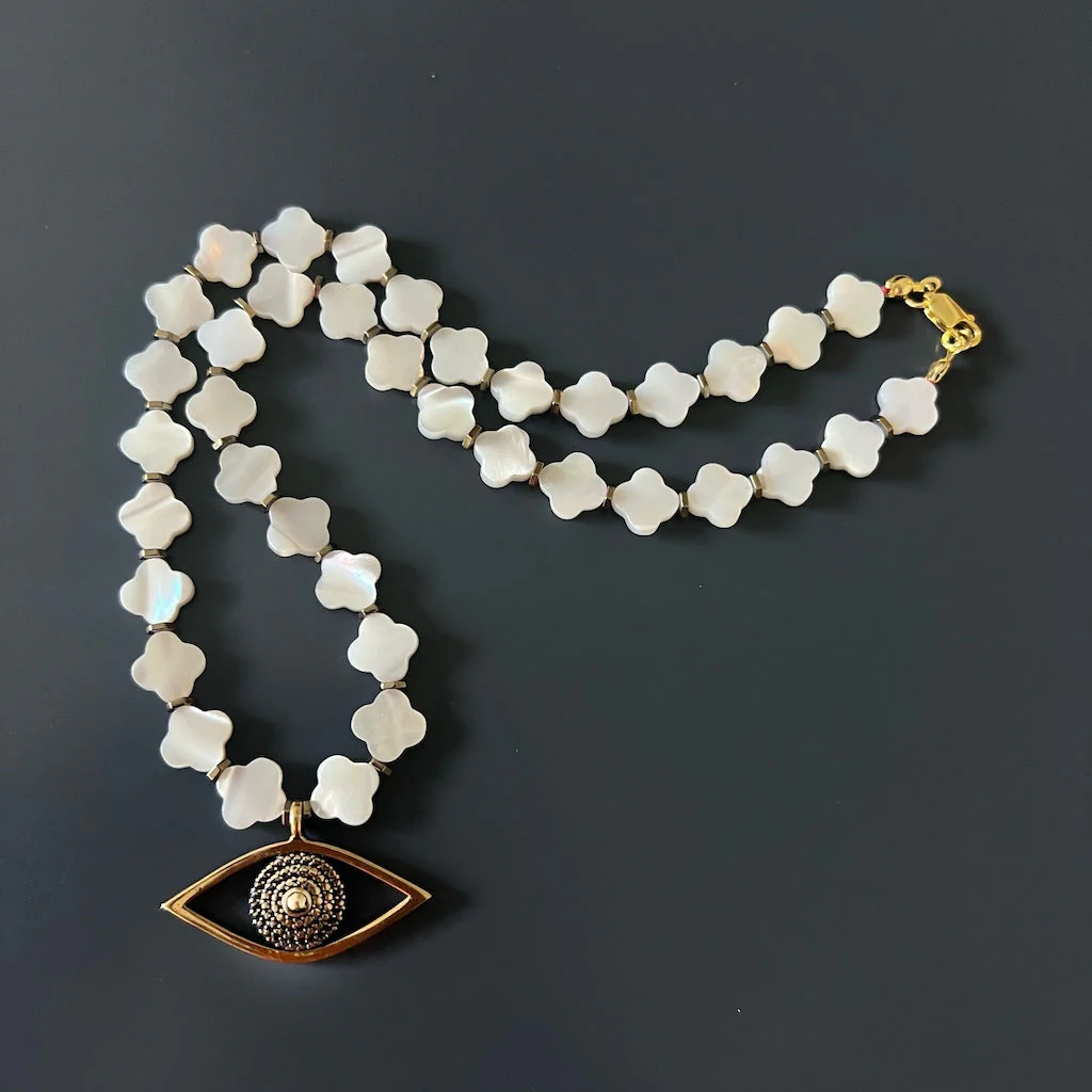 Pearl Clover Eye Necklace - Image 7
