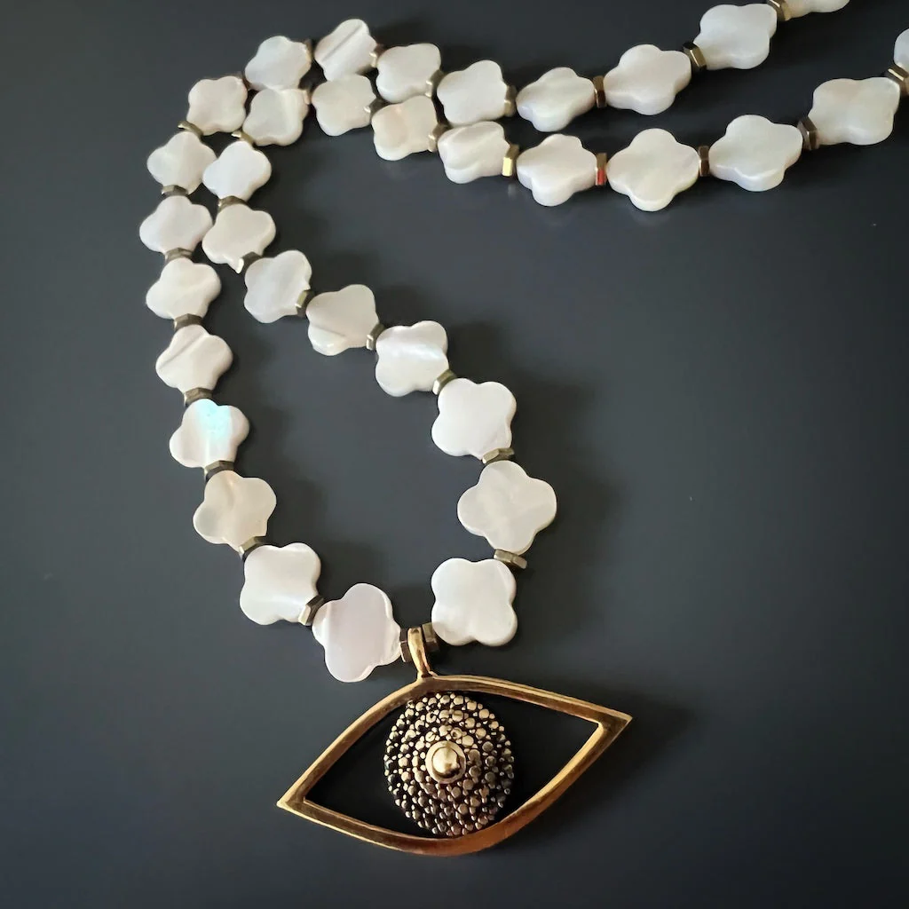 Pearl Clover Eye Necklace - Image 8