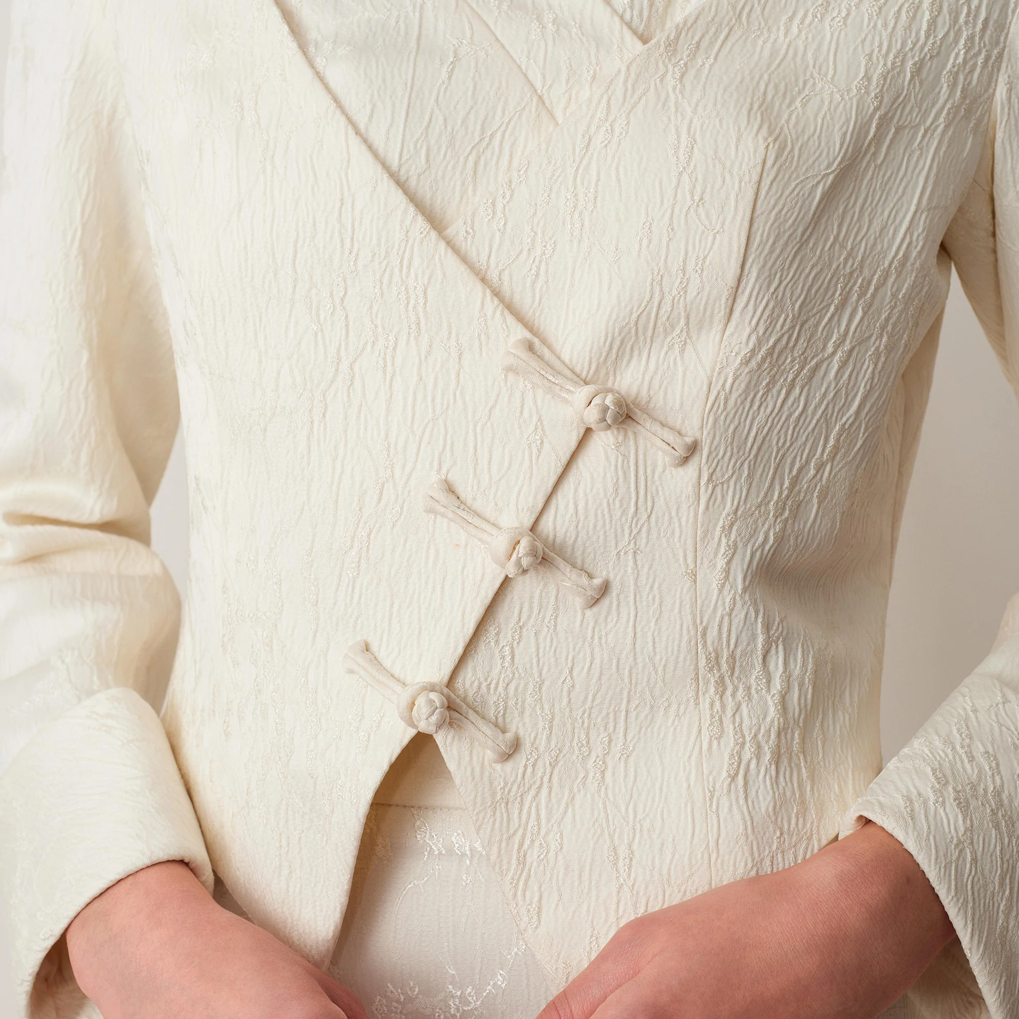 White Asymmetrical Cropped Blazer - Image 5