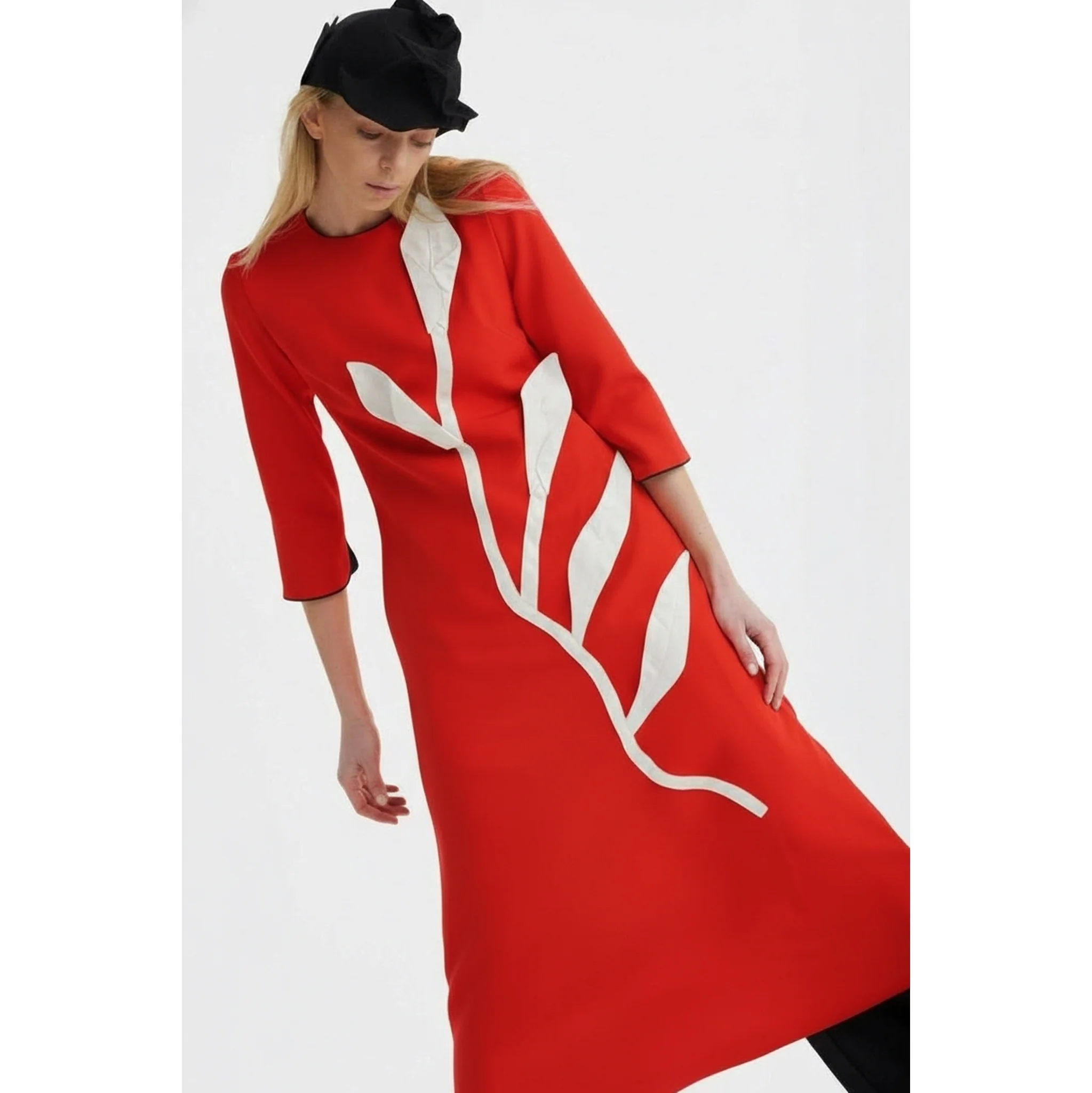 Art-Inspired Semi-Fitted Three-Quarter Sleeves Dress - Red - Image 4