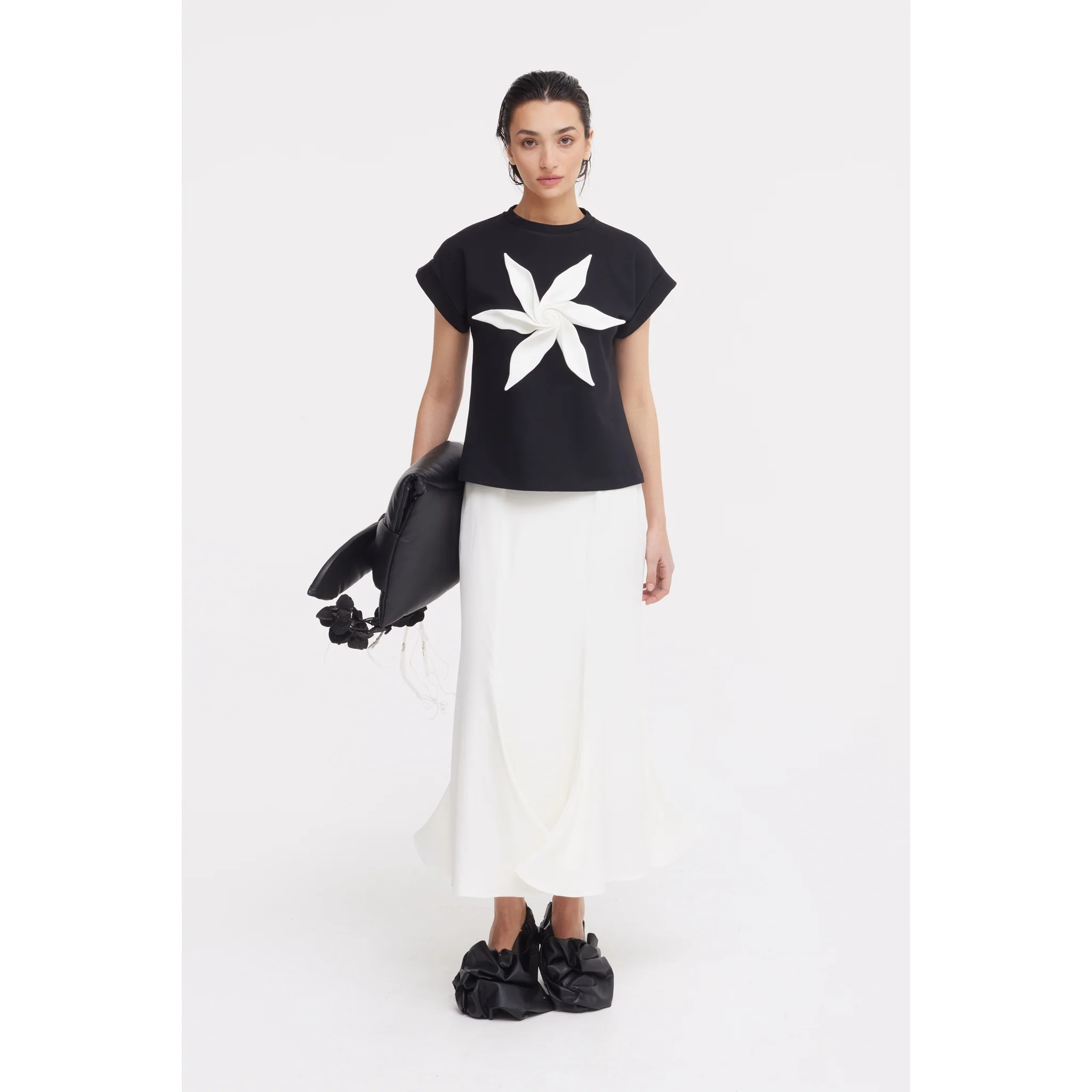 Crew-Neck Jersey T-Shirt With Flower - Black - Image 7