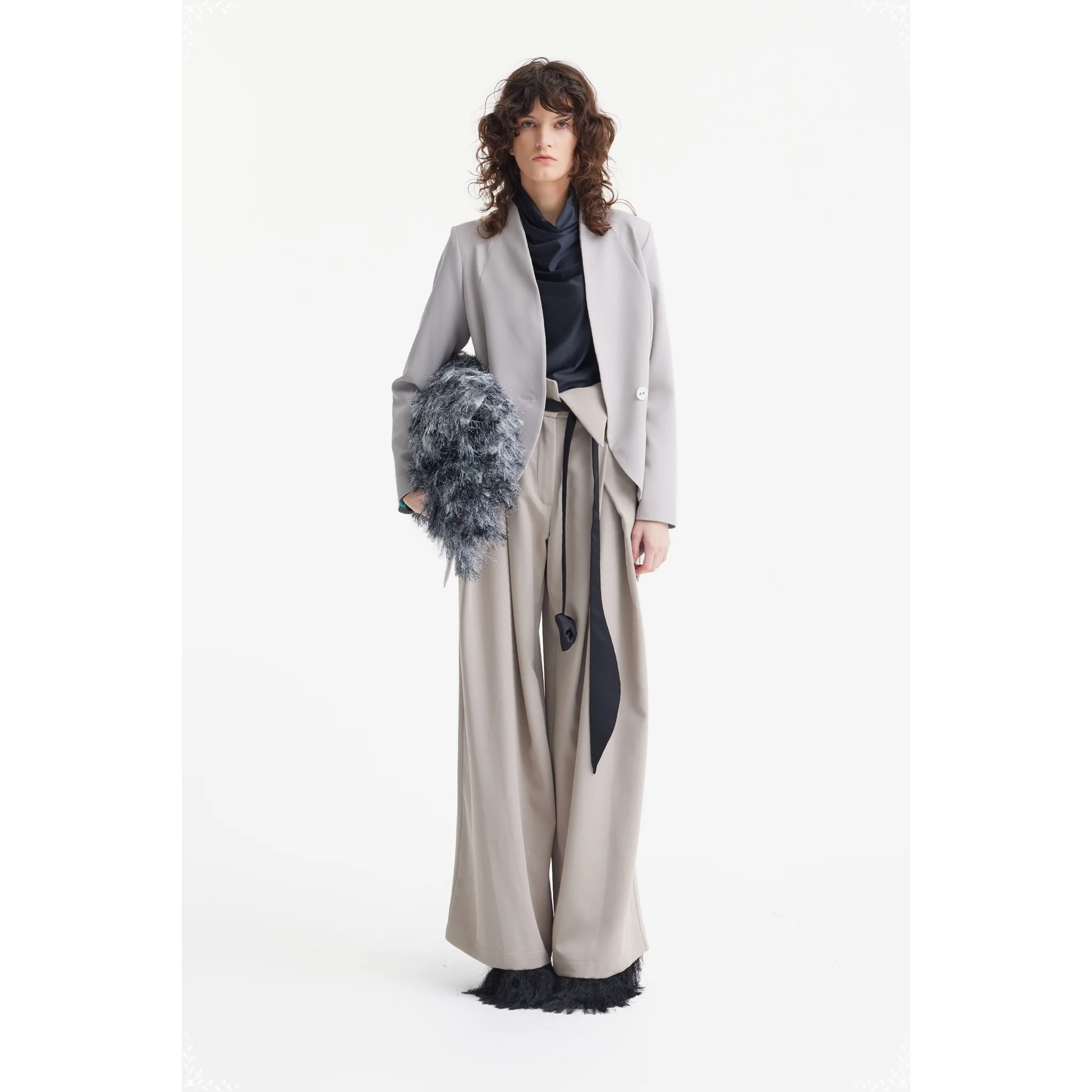 Fashion Forward Wide-Leg Pants & Contrast Belt - Beige - Image 2