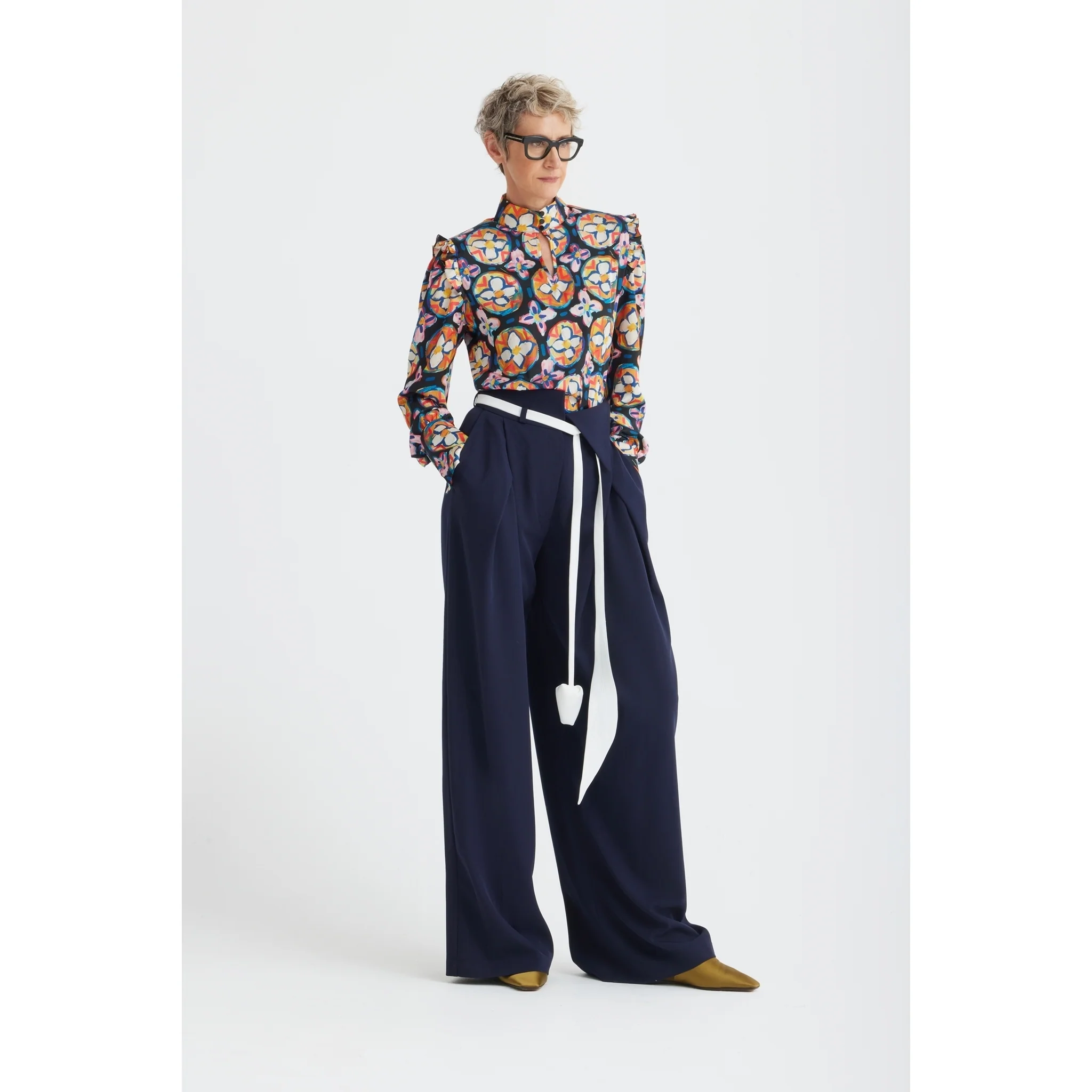 Fashion Forward Wide-Leg Pants & Contrast Belt - Navy - Image 3