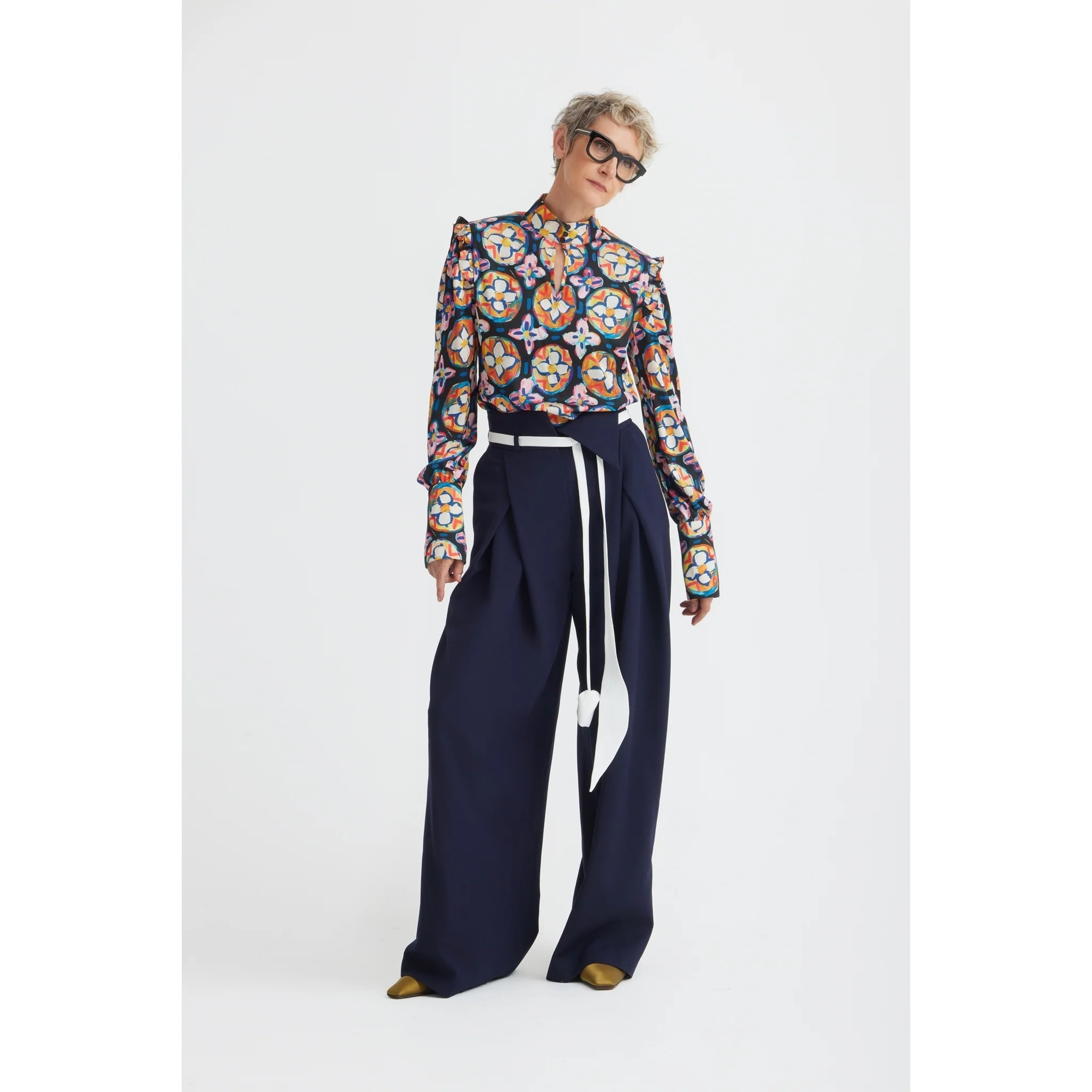 Fashion Forward Wide-Leg Pants & Contrast Belt - Navy - Image 4