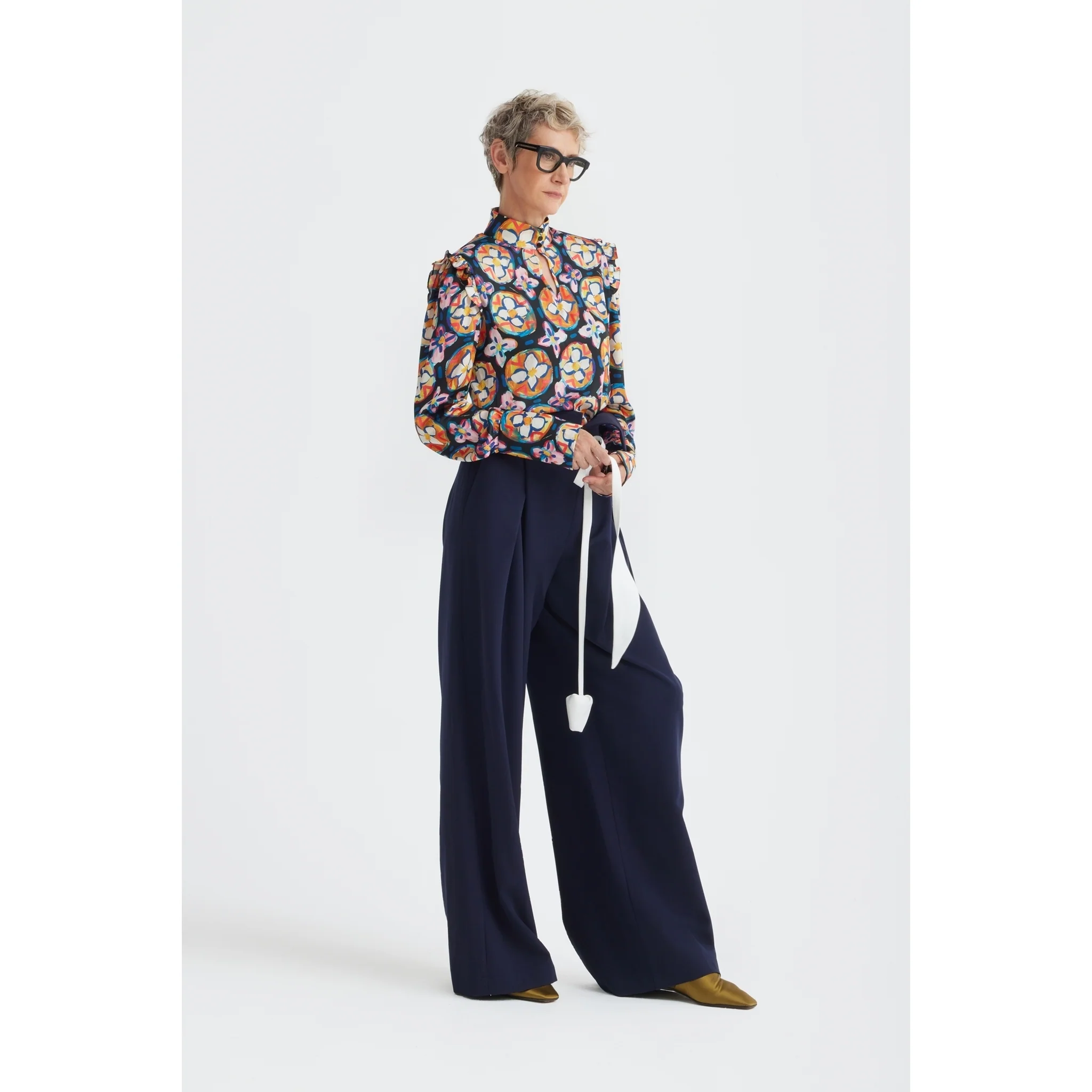 Fashion Forward Wide-Leg Pants & Contrast Belt - Navy - Image 5
