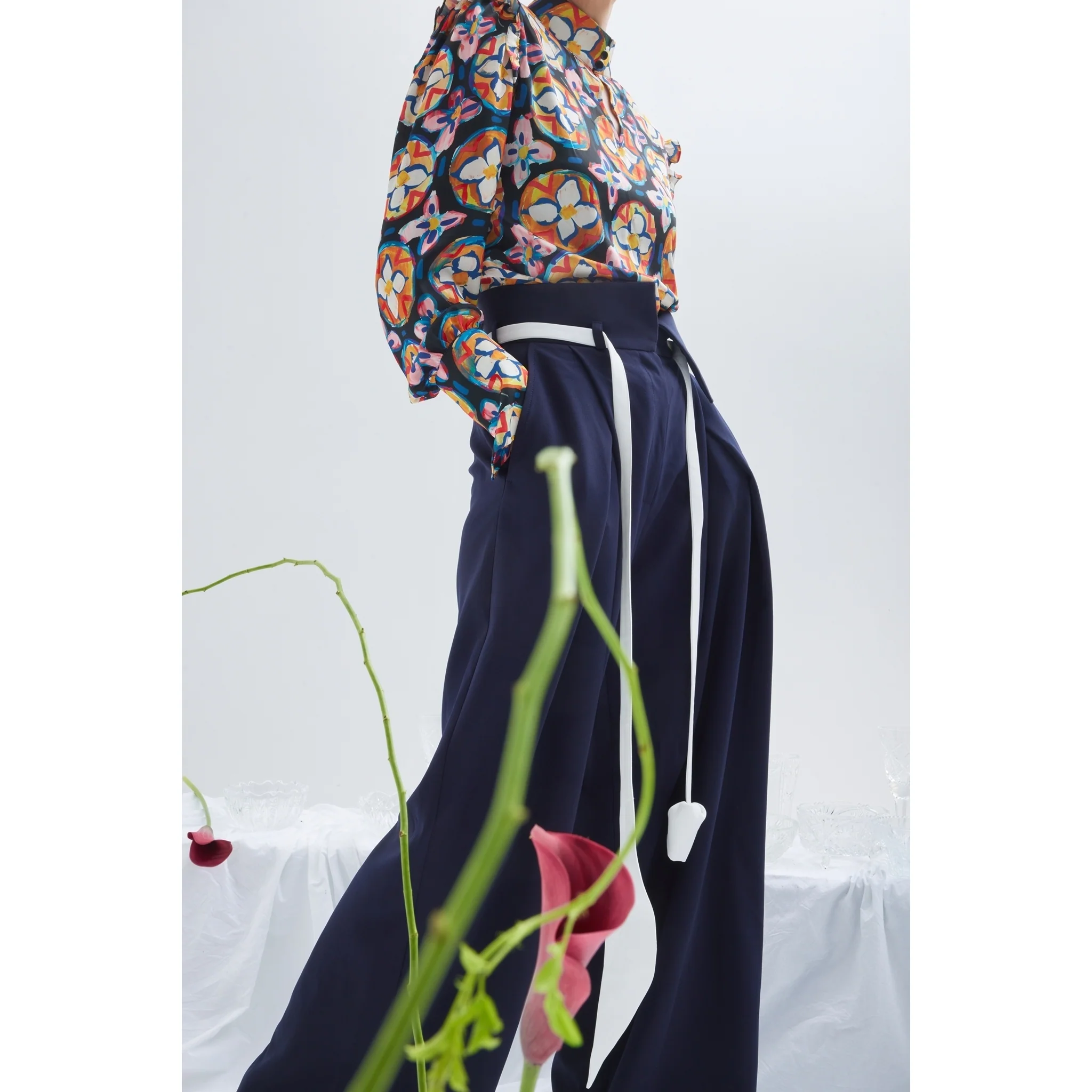 Fashion Forward Wide-Leg Pants & Contrast Belt - Navy - Image 6