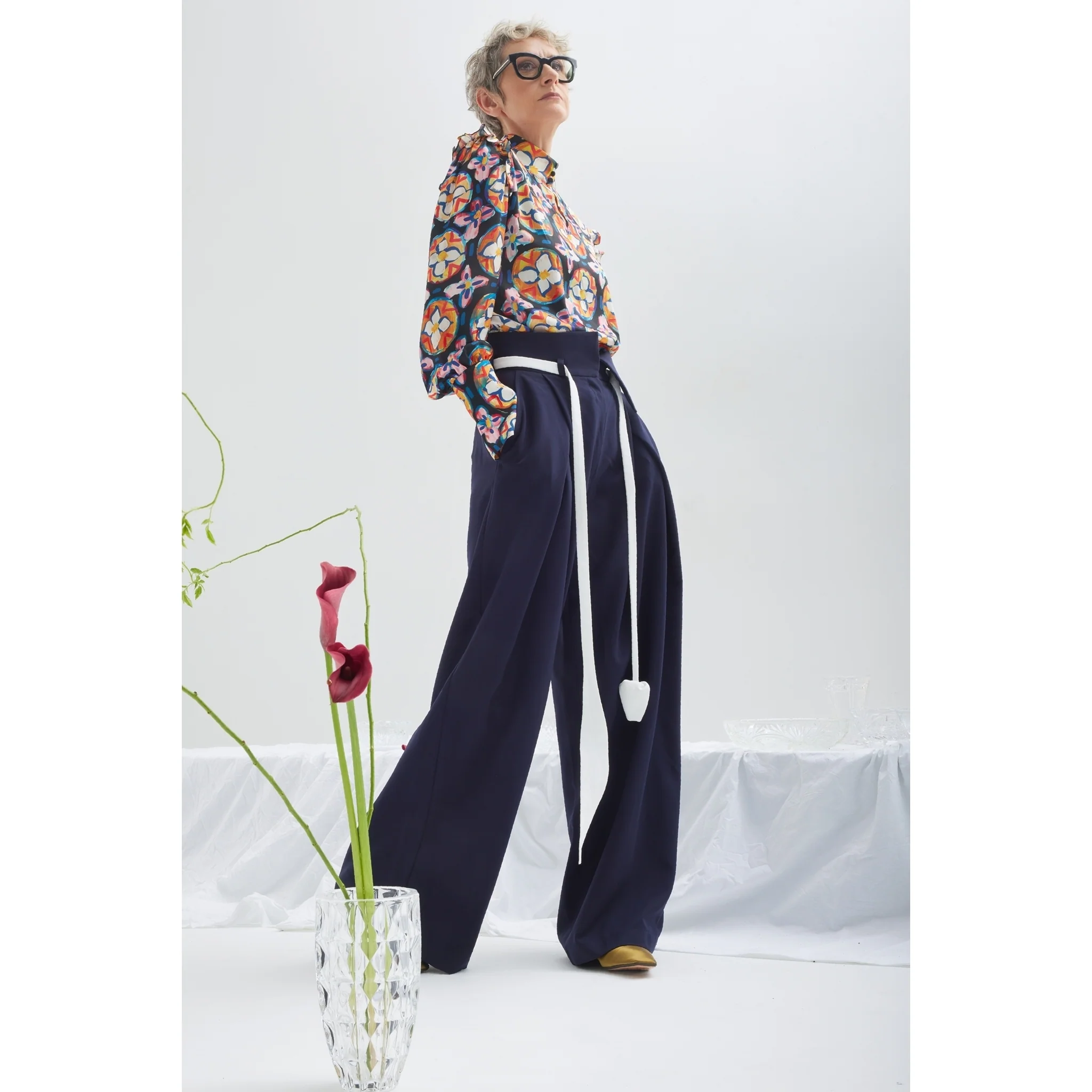 Fashion Forward Wide-Leg Pants & Contrast Belt - Navy - Image 7