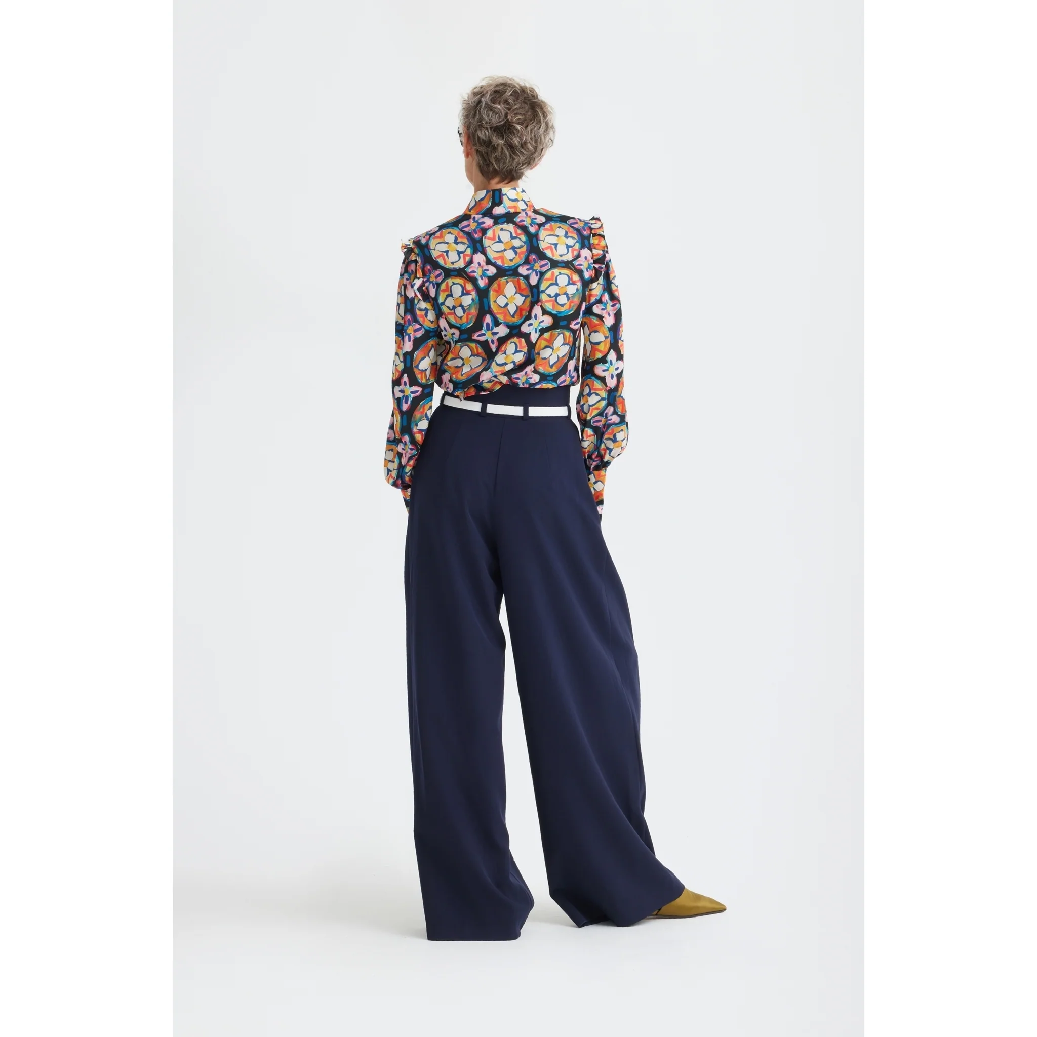 Fashion Forward Wide-Leg Pants & Contrast Belt - Navy - Image 9