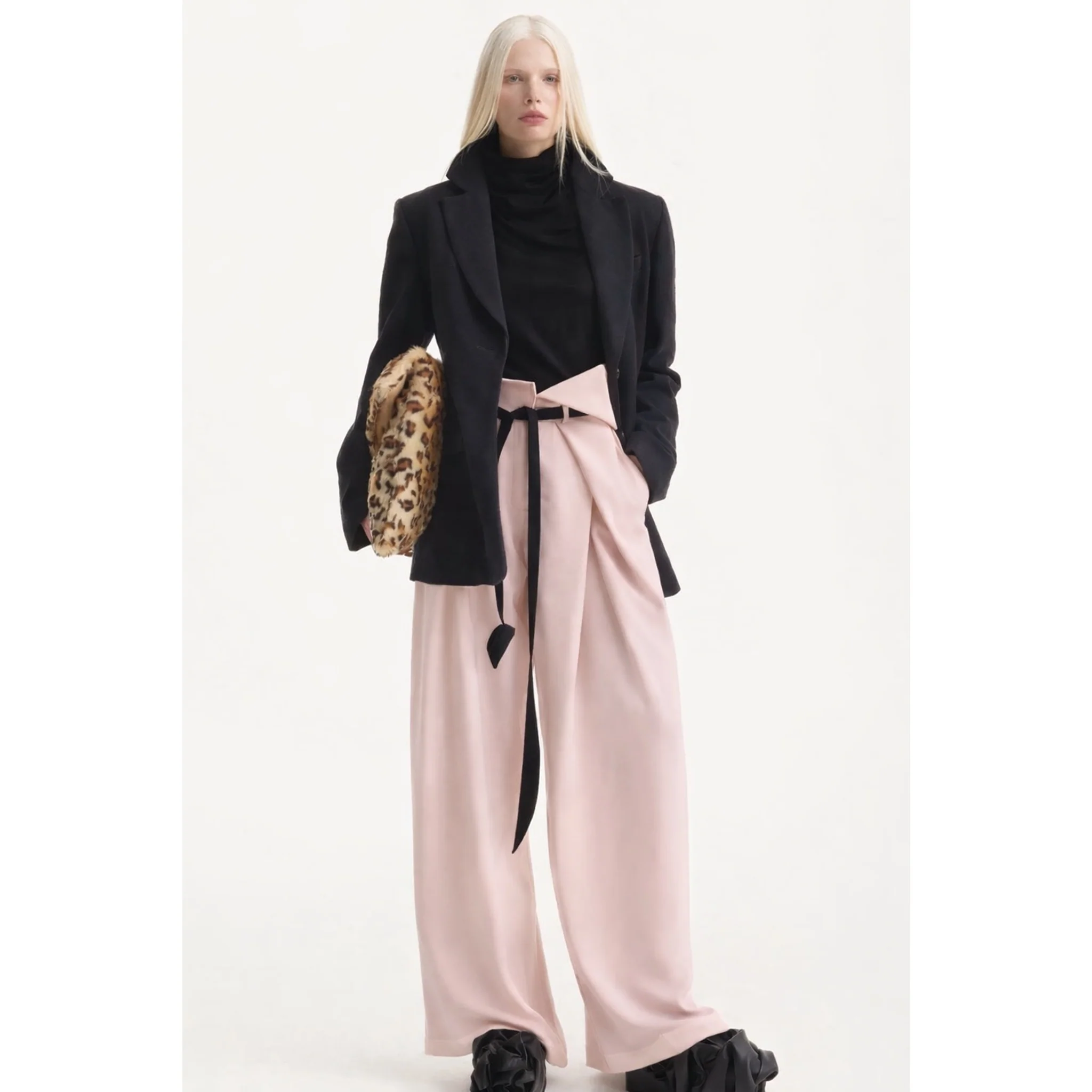 Fashion Forward Wide-Leg Pants & Contrast Belt - Pale Pink - Image 2