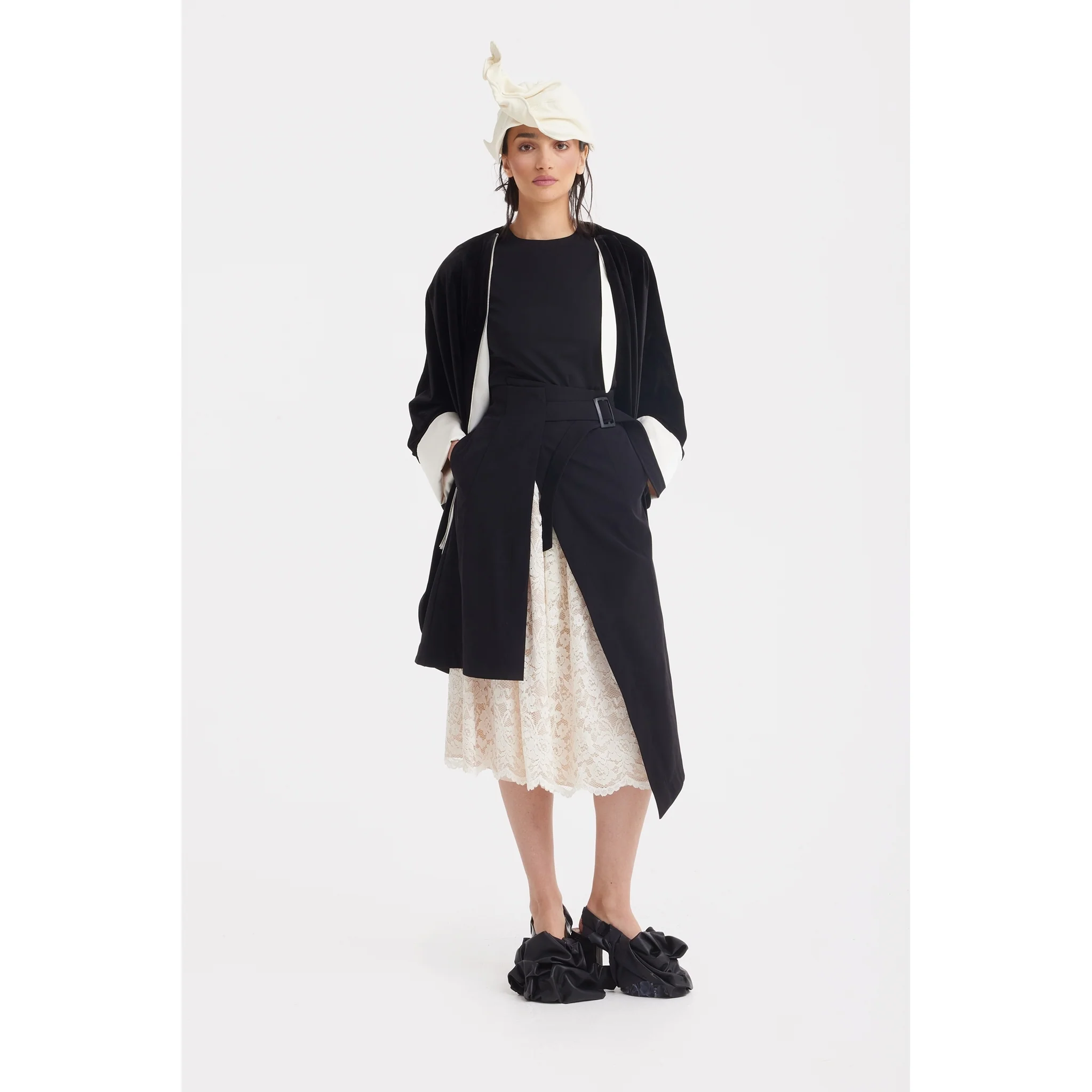 Loose Velvet Cape Jacket With Zip Front - Black - Image 2