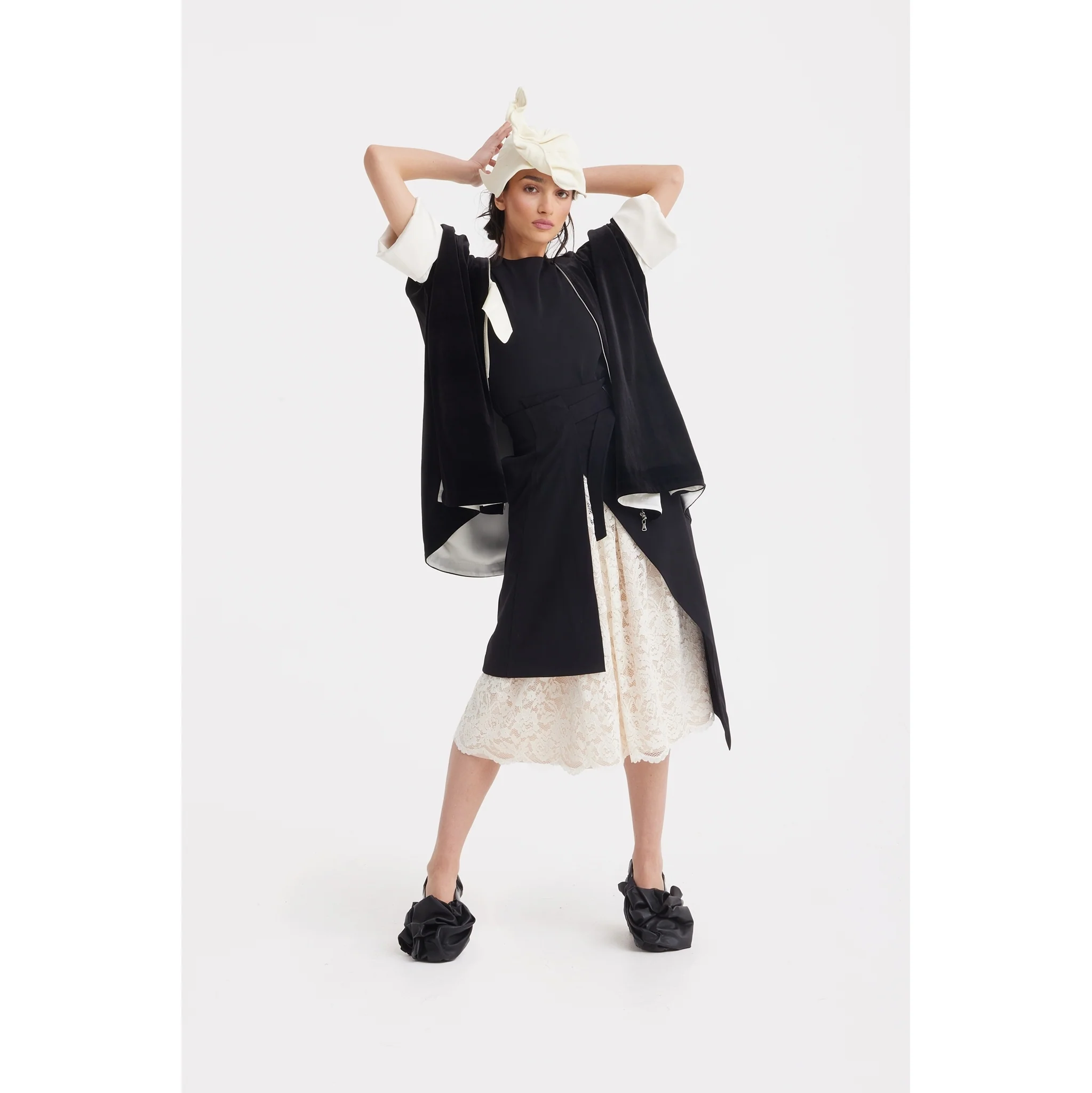Loose Velvet Cape Jacket With Zip Front - Black - Image 5