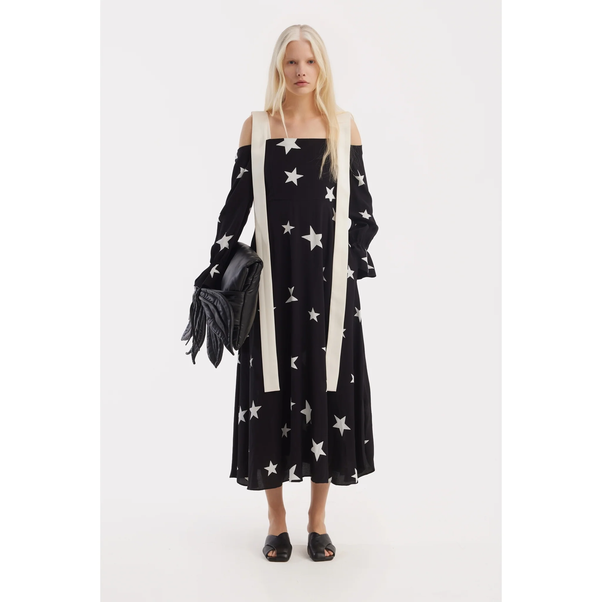 Off-Shoulder Midi Dress With Contrast Straps - Black Print Stars - Image 2
