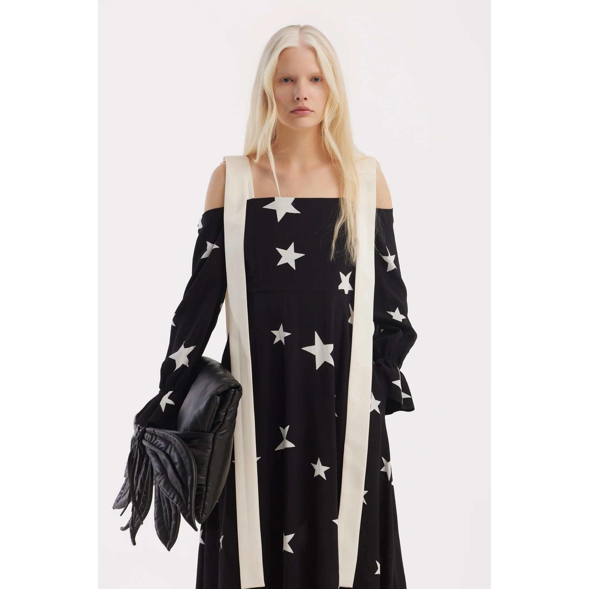 Off-Shoulder Midi Dress With Contrast Straps - Black Print Stars - Image 3