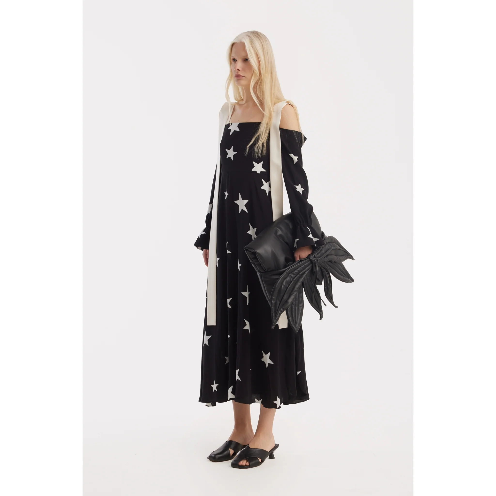 Off-Shoulder Midi Dress With Contrast Straps - Black Print Stars - Image 4
