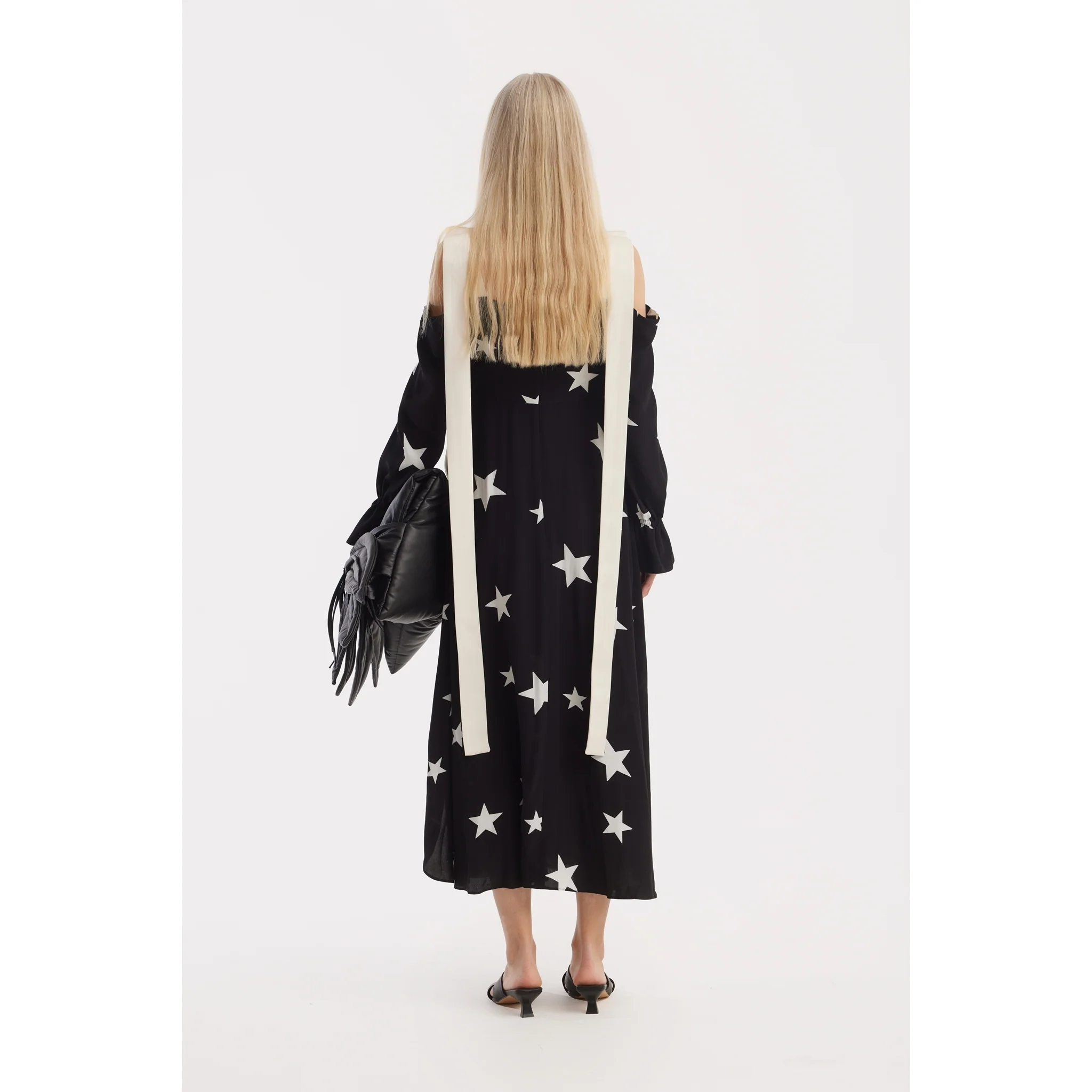 Off-Shoulder Midi Dress With Contrast Straps - Black Print Stars - Image 5