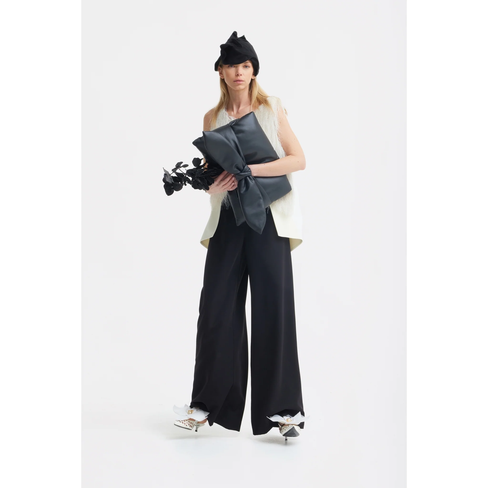 Statement Waist Wide-Leg Trousers - Black - Image 12