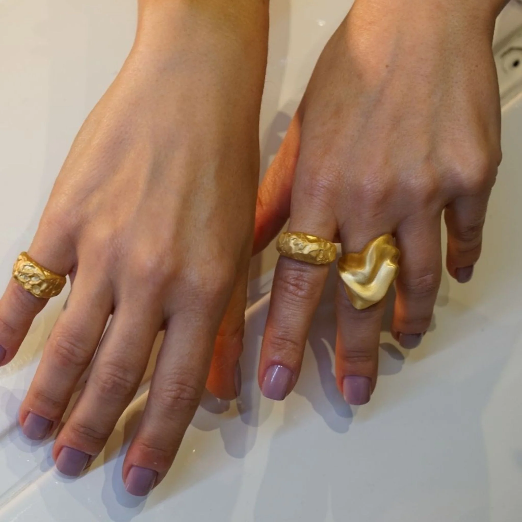 Amorphous Matte Gold Oval Ring - Image 2