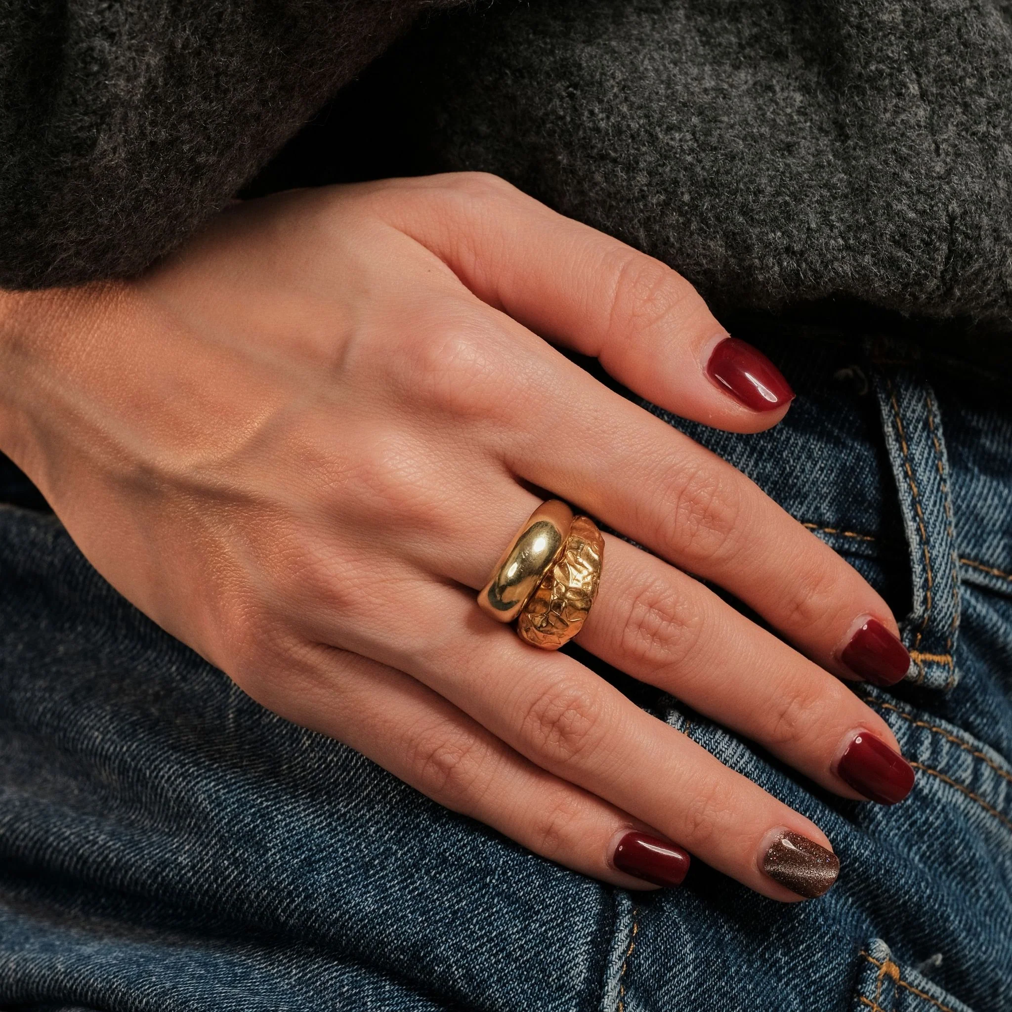 Amorphous Shiny Gold Oval Signet Ring - Image 2