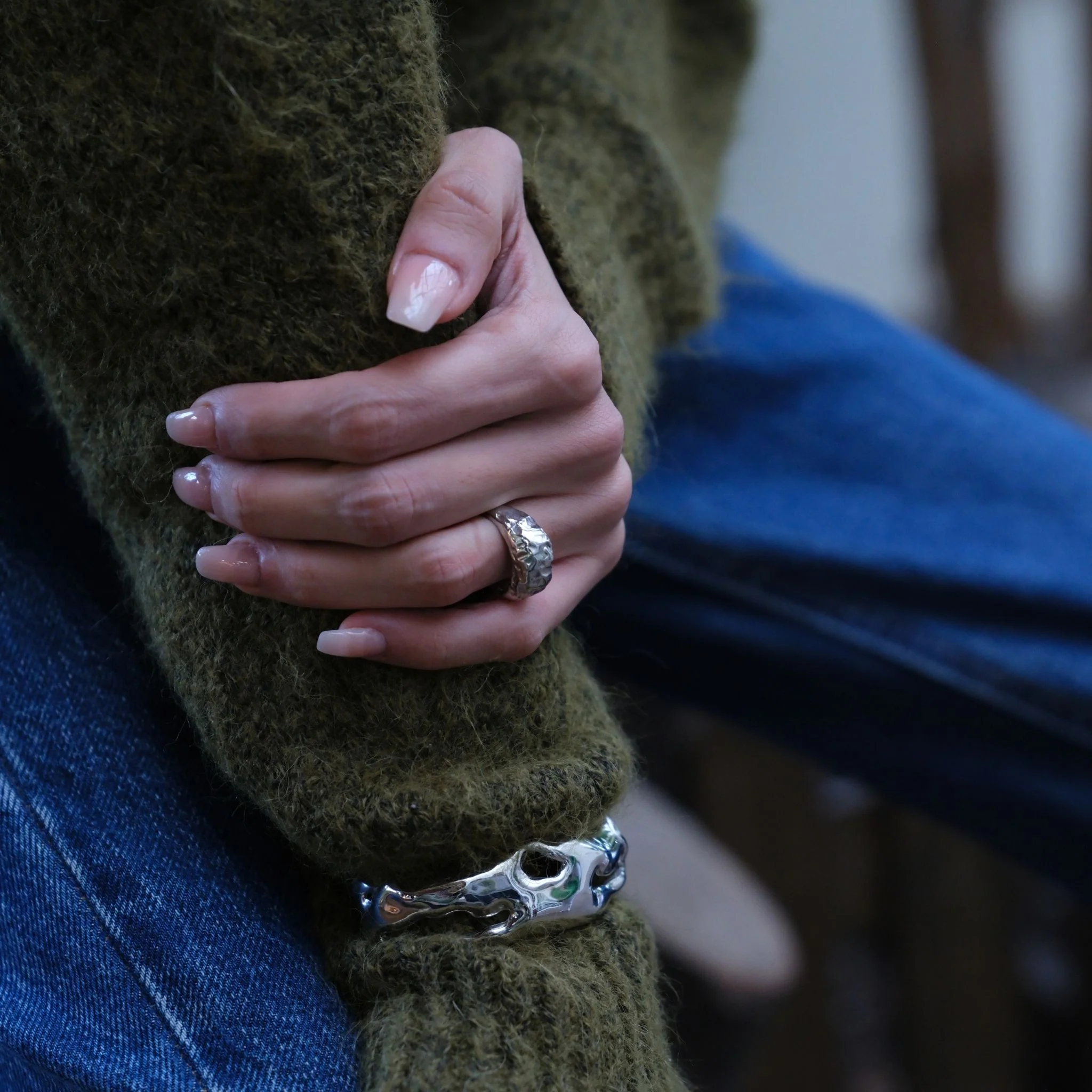 Amorphous Shiny Silver Oval Signet Ring - Image 4