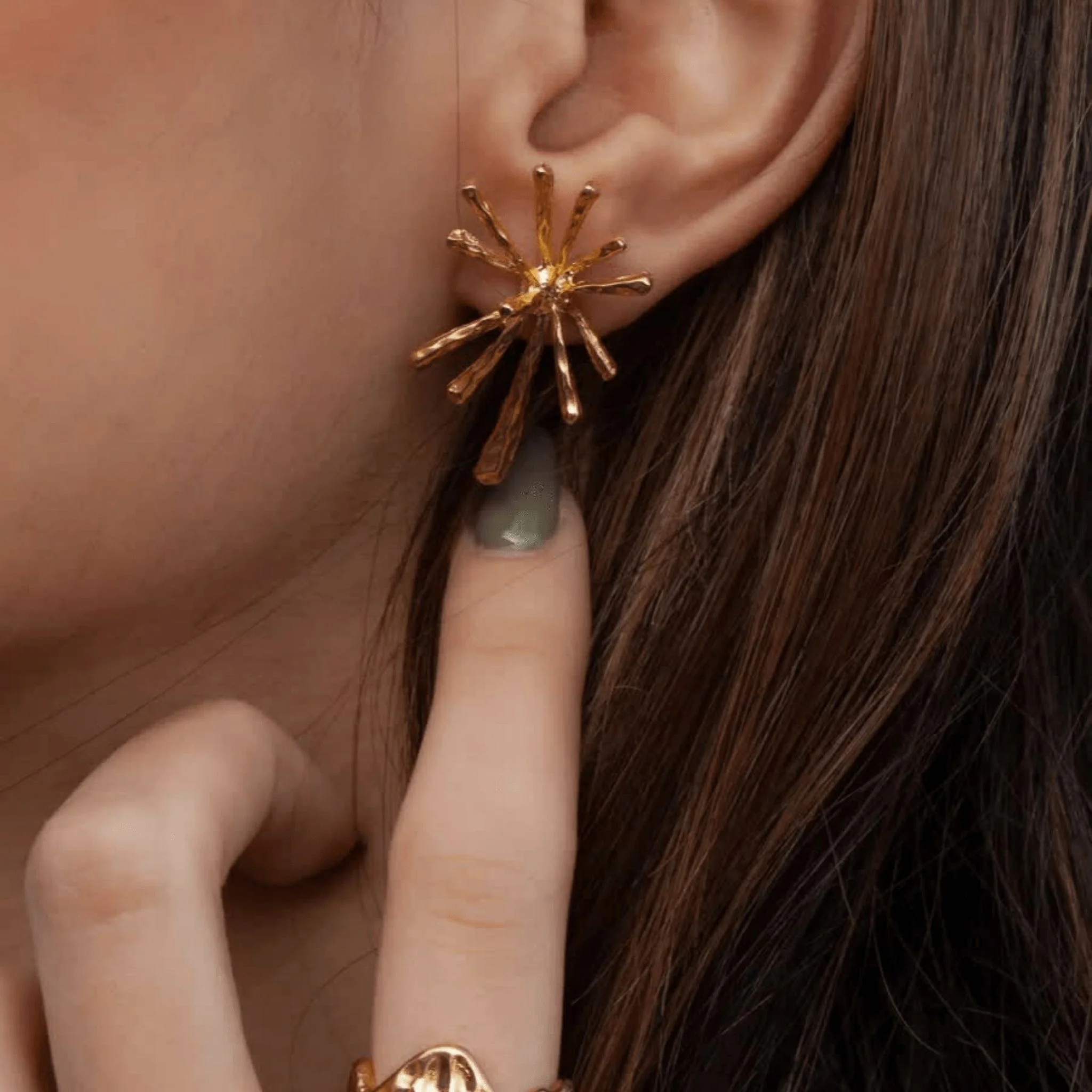 Big Flow Gold Earrings | Gold - Image 2