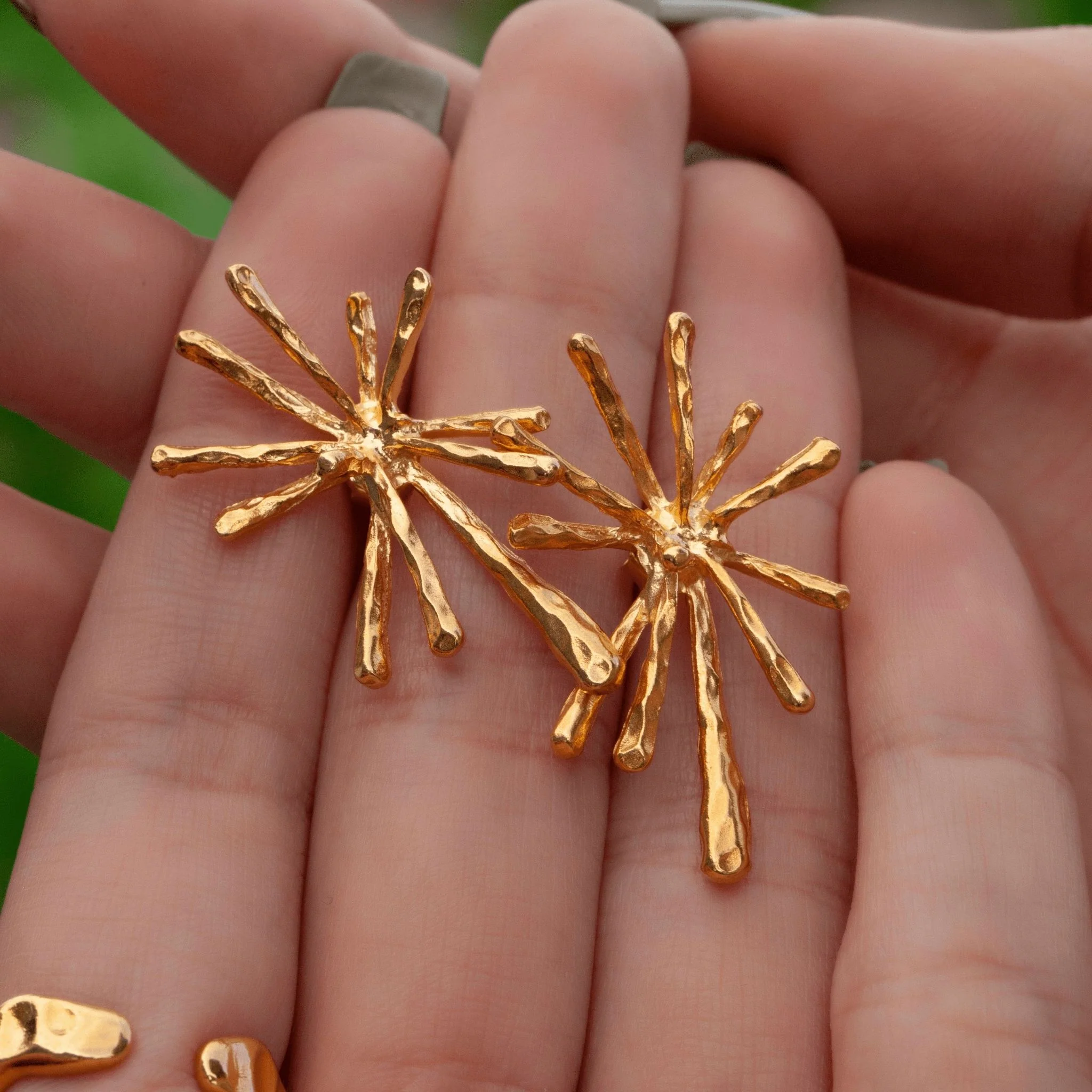 Big Flow Gold Earrings | Gold - Image 3