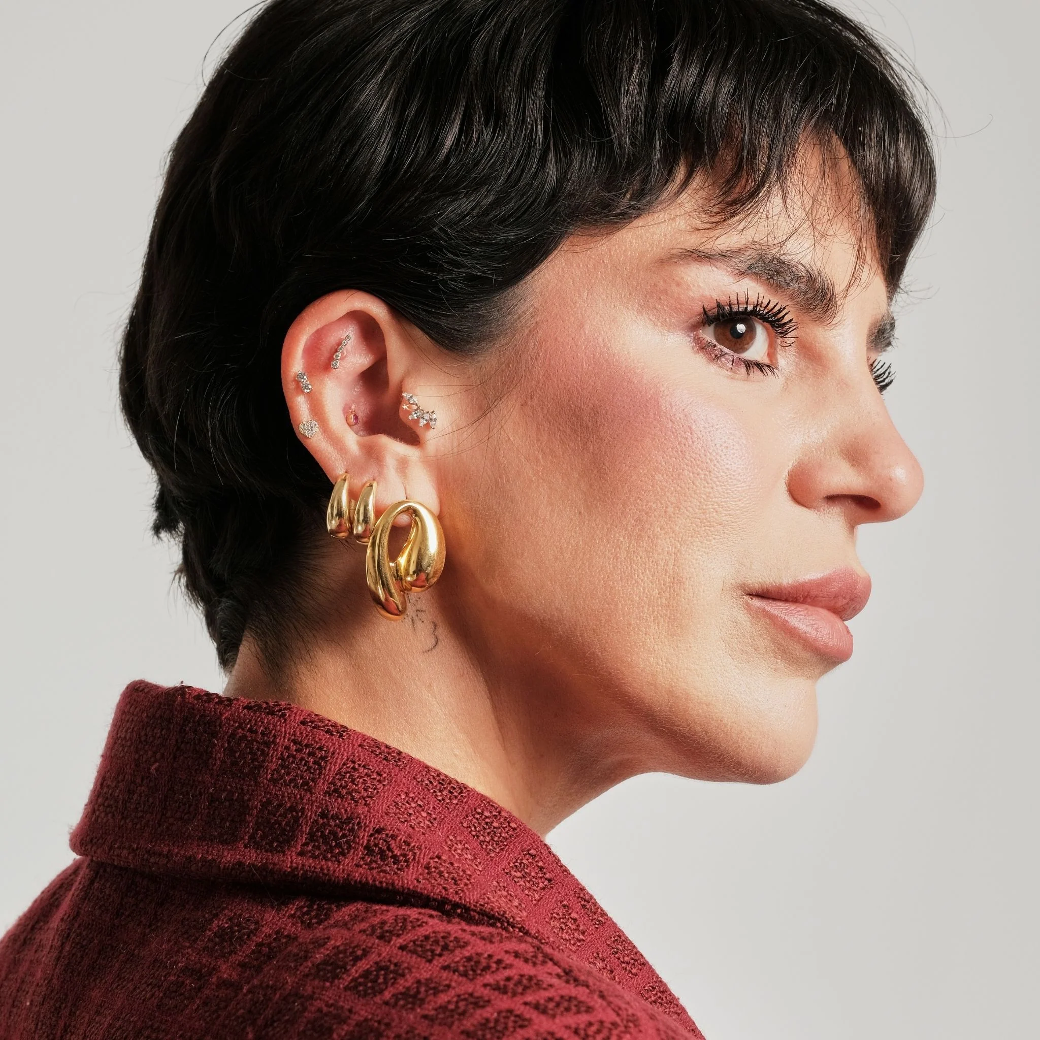 Chunky Huggie Hoop Earrings | Gold - Image 5