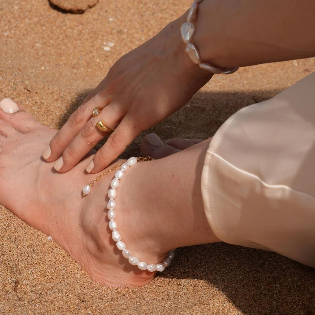 Jodie Delicate Pearl Anklet with Gold Clasp - Image 3