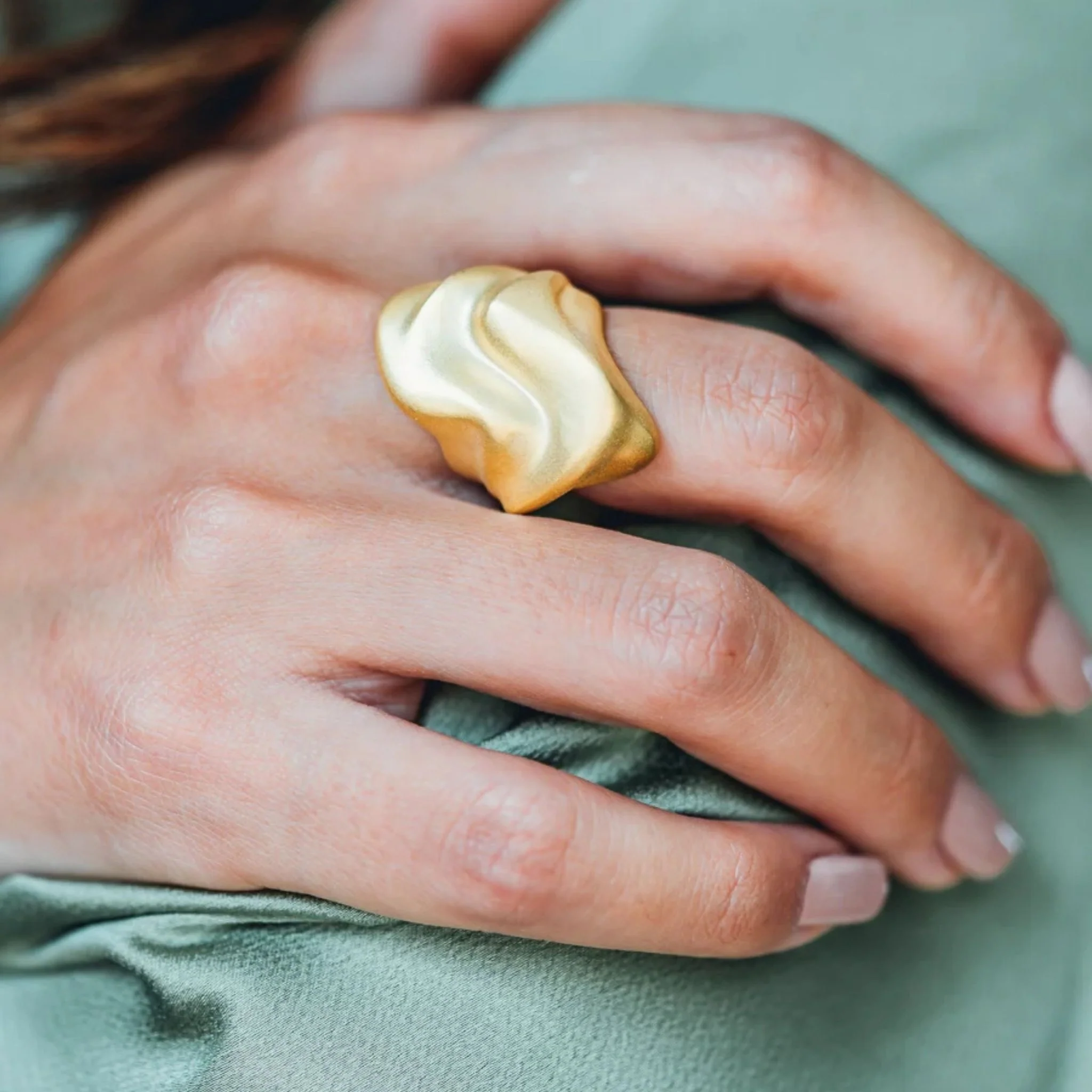 Matte Hammered Big Ring - Image 2