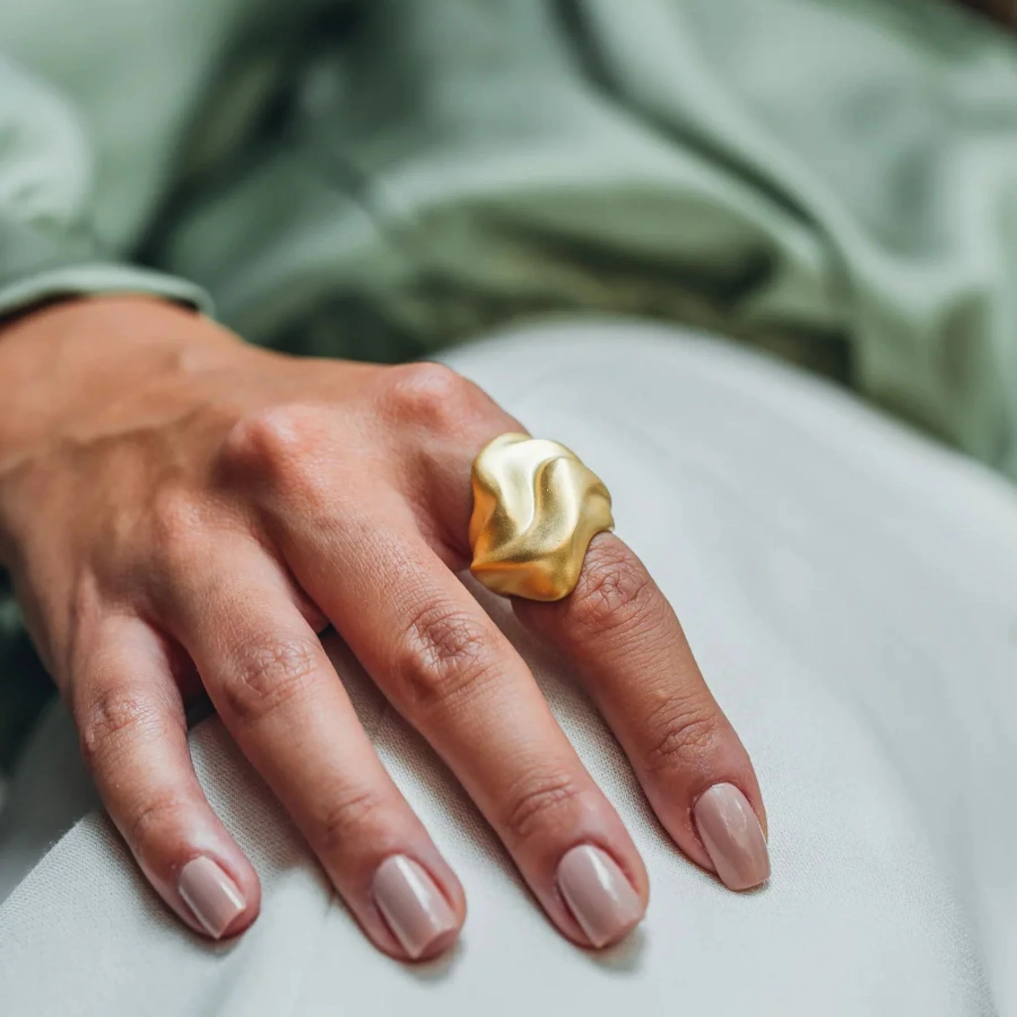 Matte Hammered Big Ring - Image 3