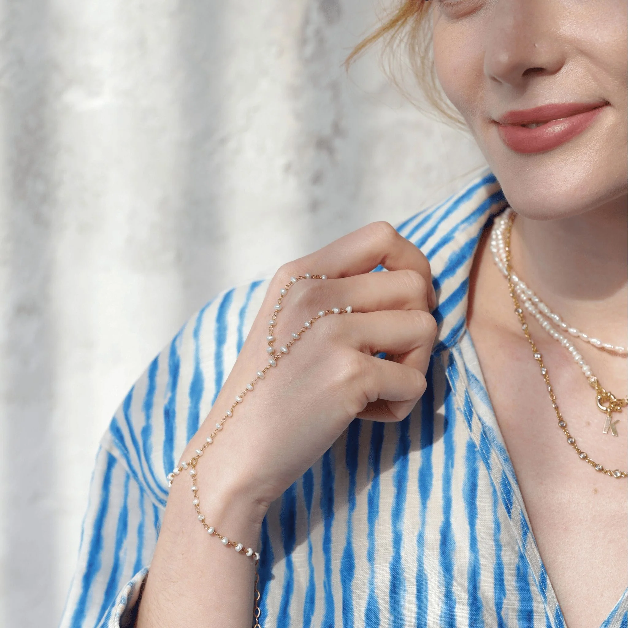 Pearl Bashmer Hand Chain Sahmaran | Gold - Image 3
