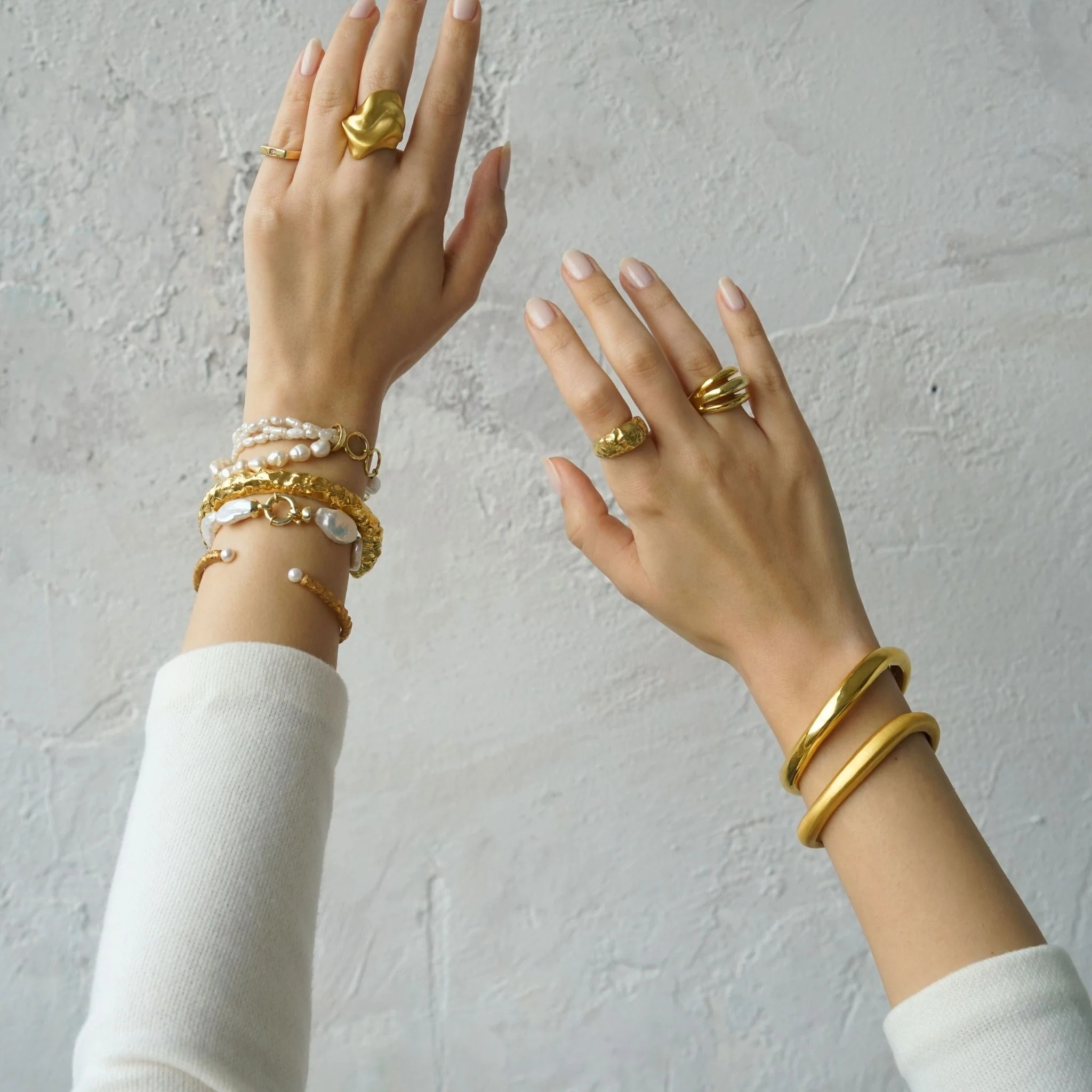 Thick Asymmetric Matte Gold Bracelet - Image 4