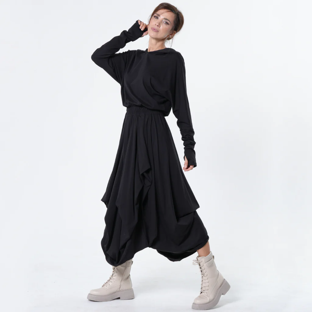 Long Sleeve Hooded Midi Dress In Black - Image 4