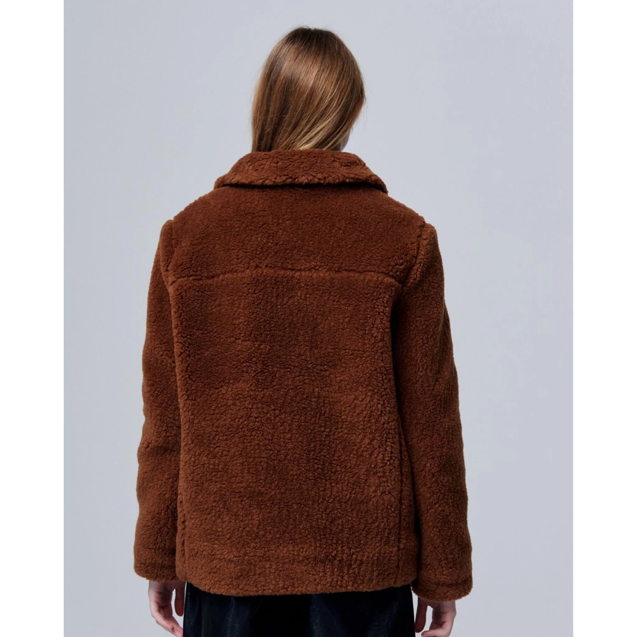 Ethereal Fur Jacket with Soft Fleece Fabric - Image 11