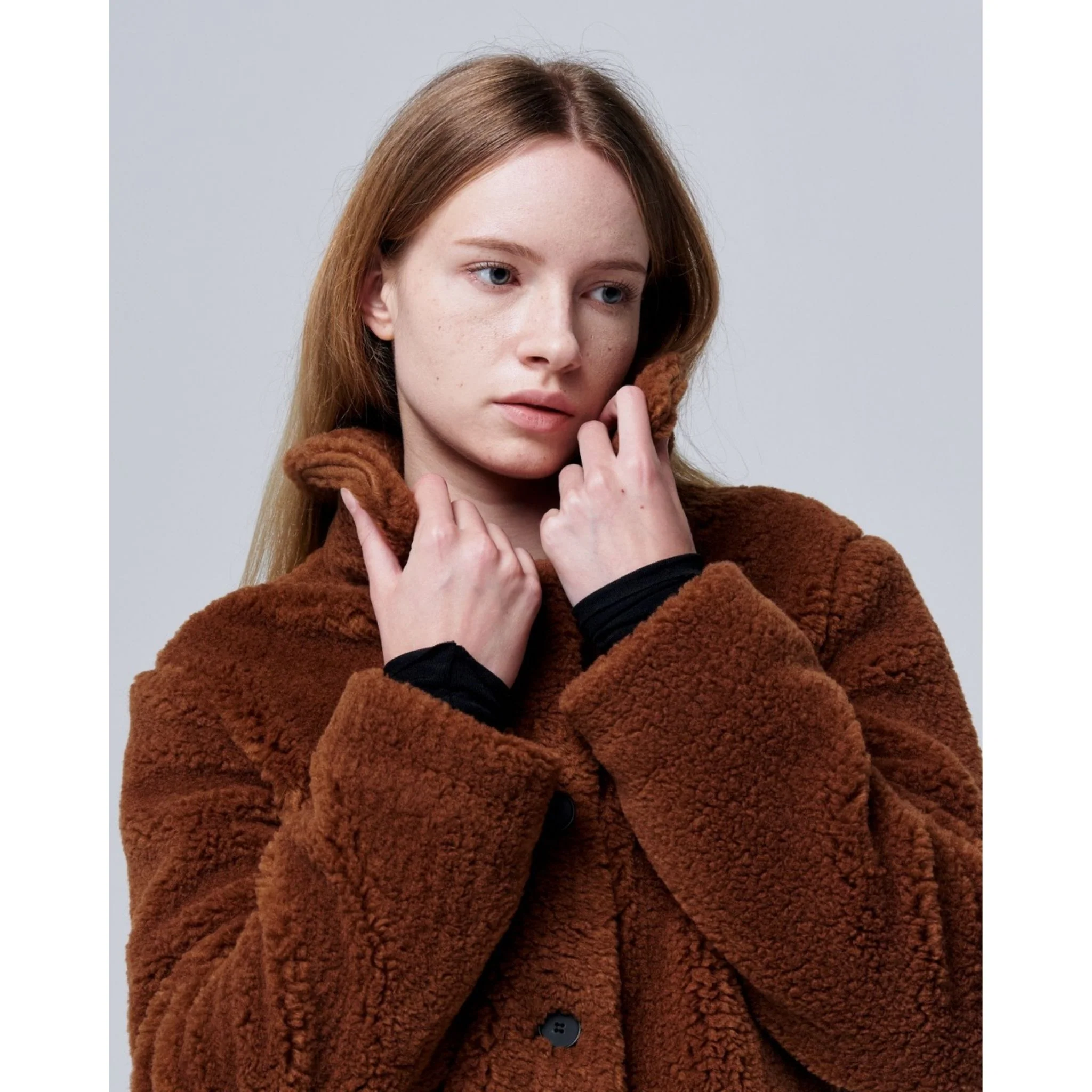 Ethereal Fur Jacket with Soft Fleece Fabric - Image 12