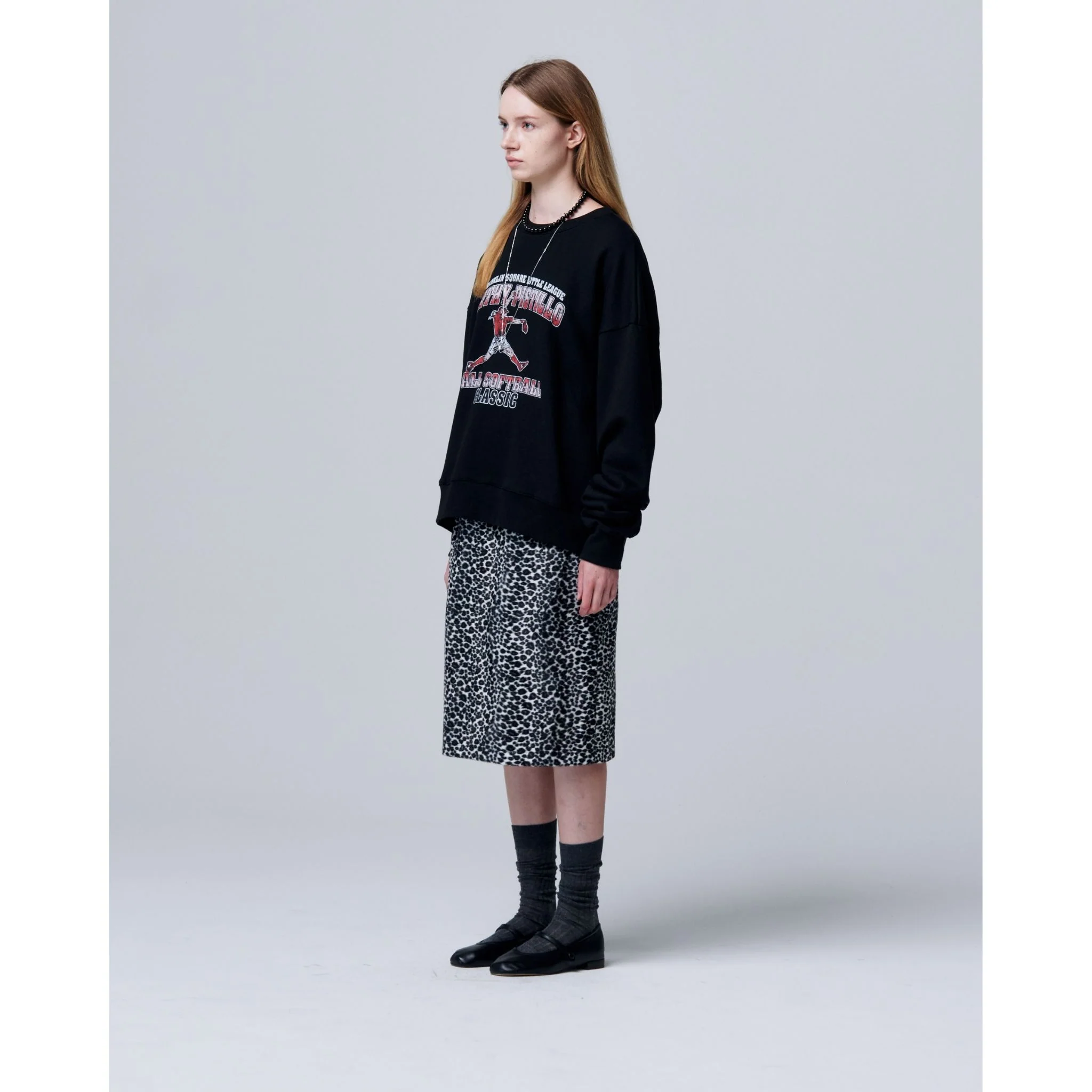 Vintage Ball Sweatshirt with Ribbed Hem - Image 5
