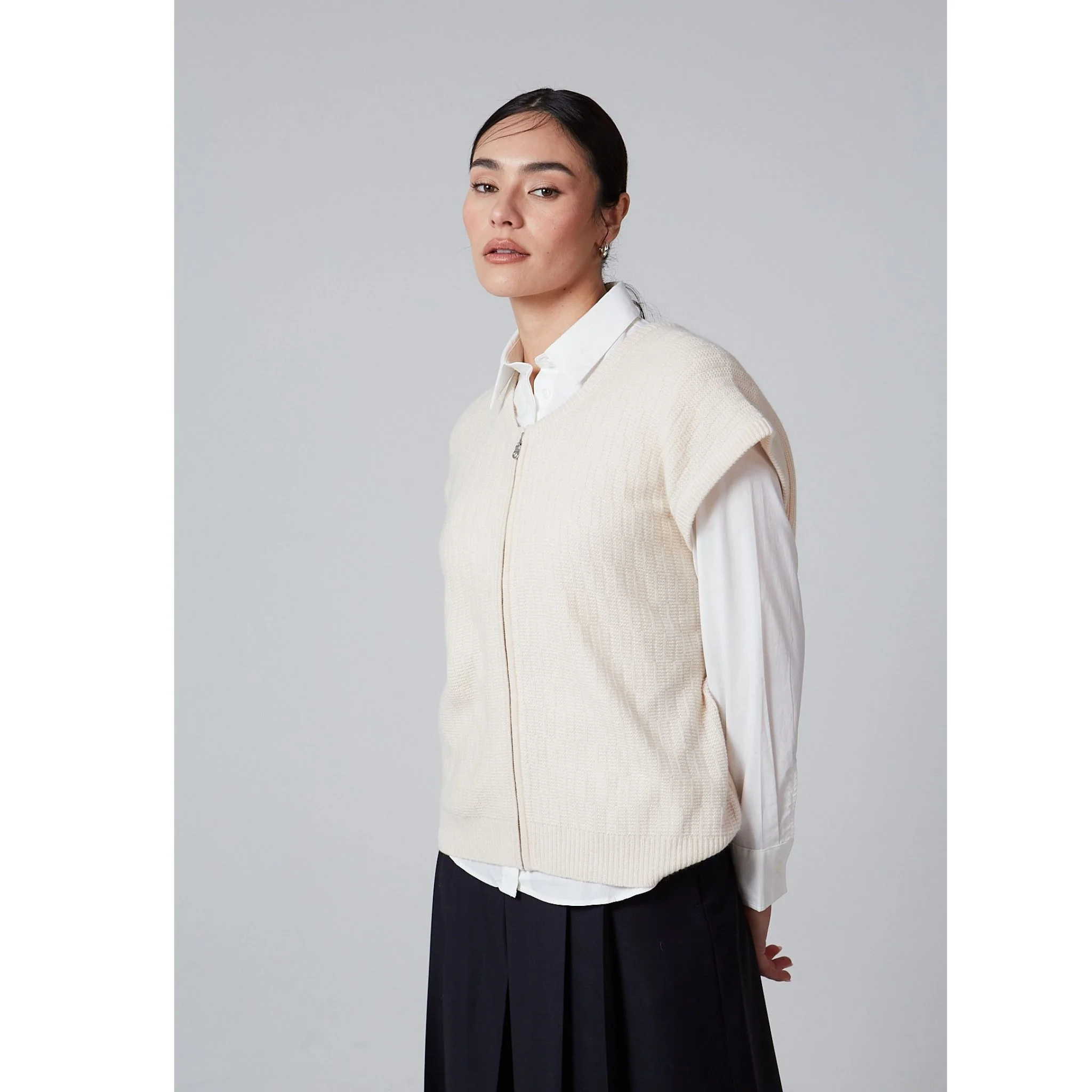 White Unisex Sleeveless Vest Arnau - Image 3