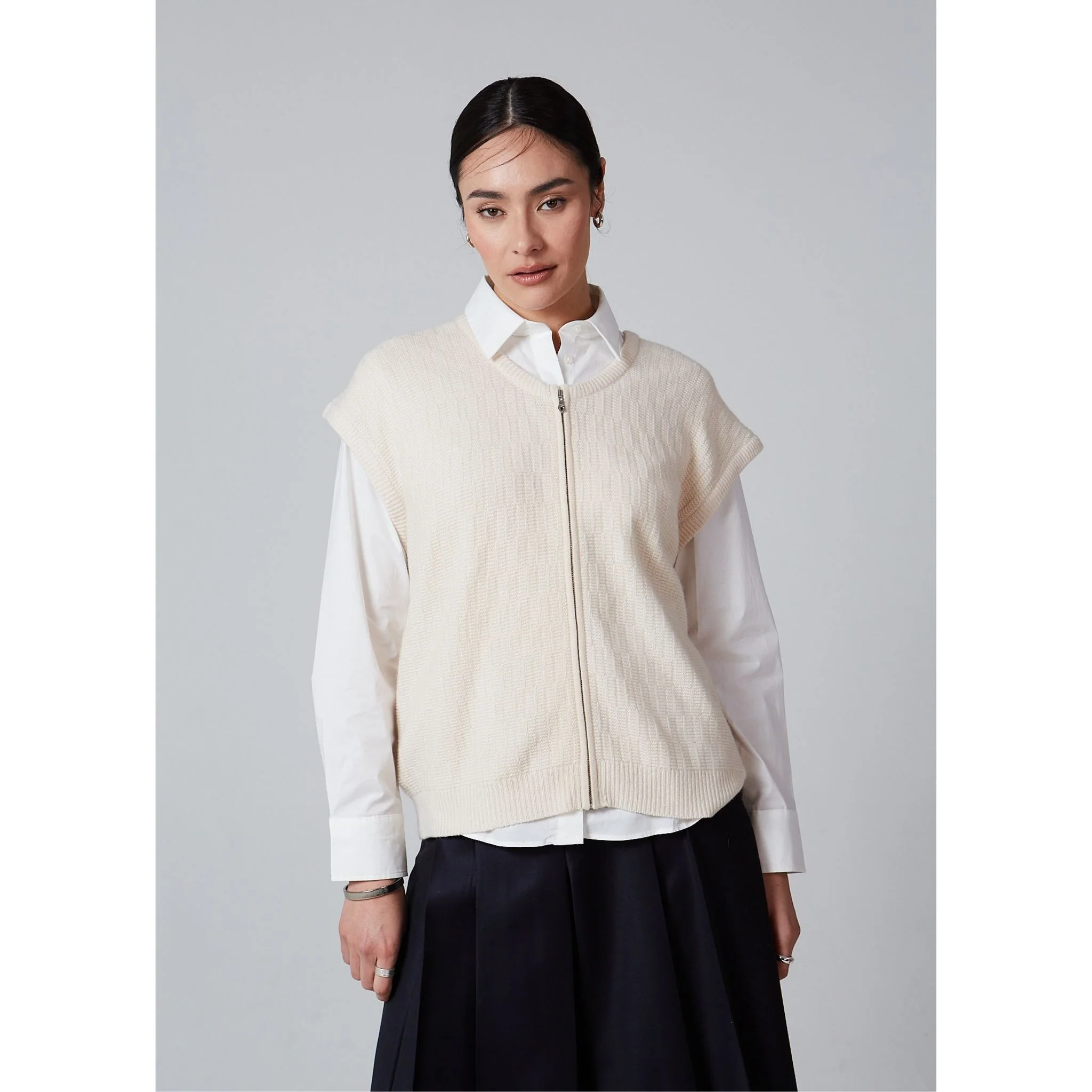 White Unisex Sleeveless Vest Arnau - Image 4