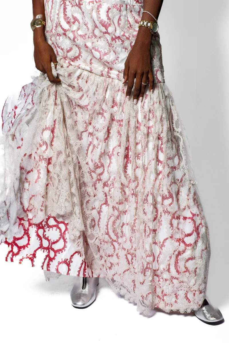 High-Waist Lace Skirt with Flared Hem - Image 5